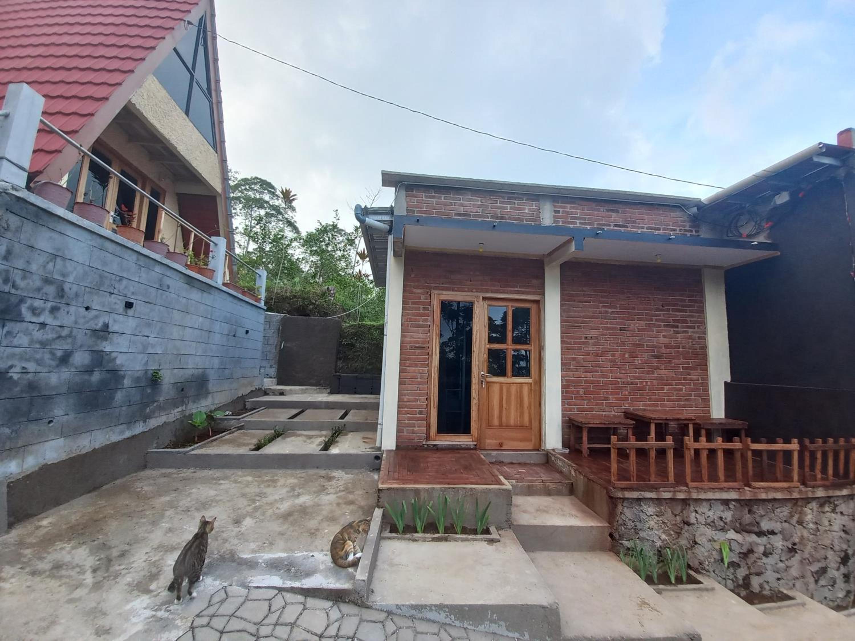 Agora Home