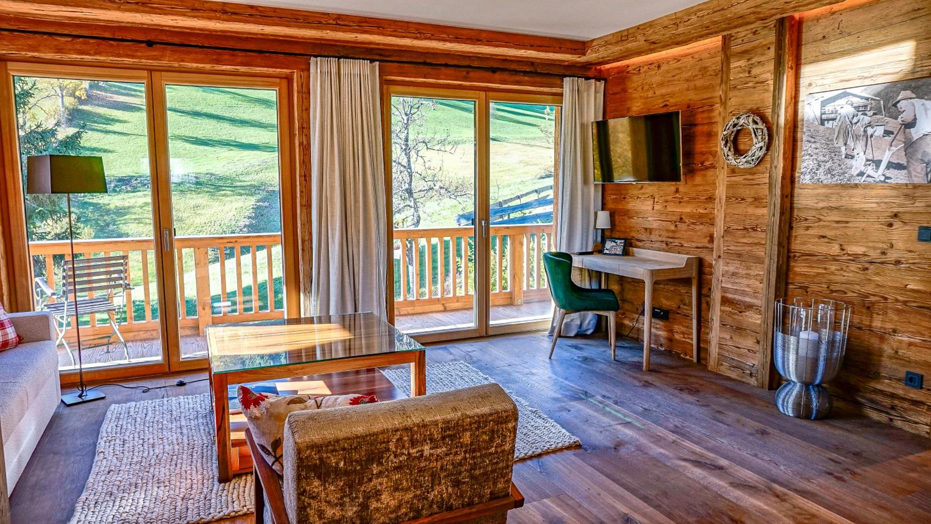 ALPIN CHARME APARTMENTS Boutique Chalet Kitzbichl
