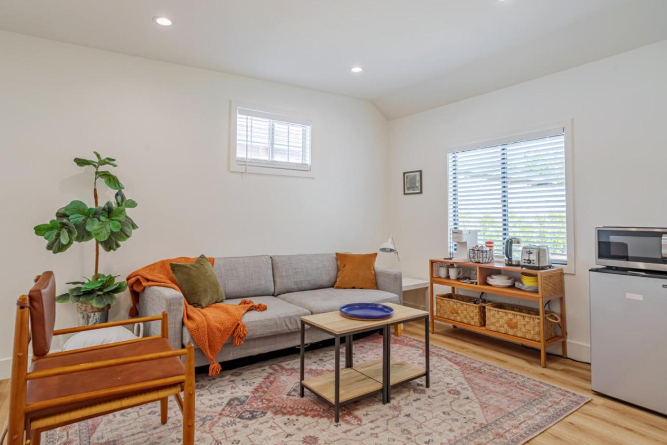 Beautiful Guest Studio near Universal Studios sleeps 4