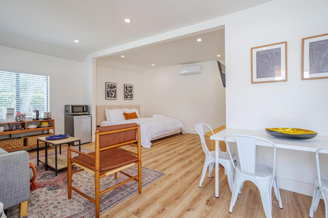 Beautiful Guest Studio near Universal Studios sleeps 4