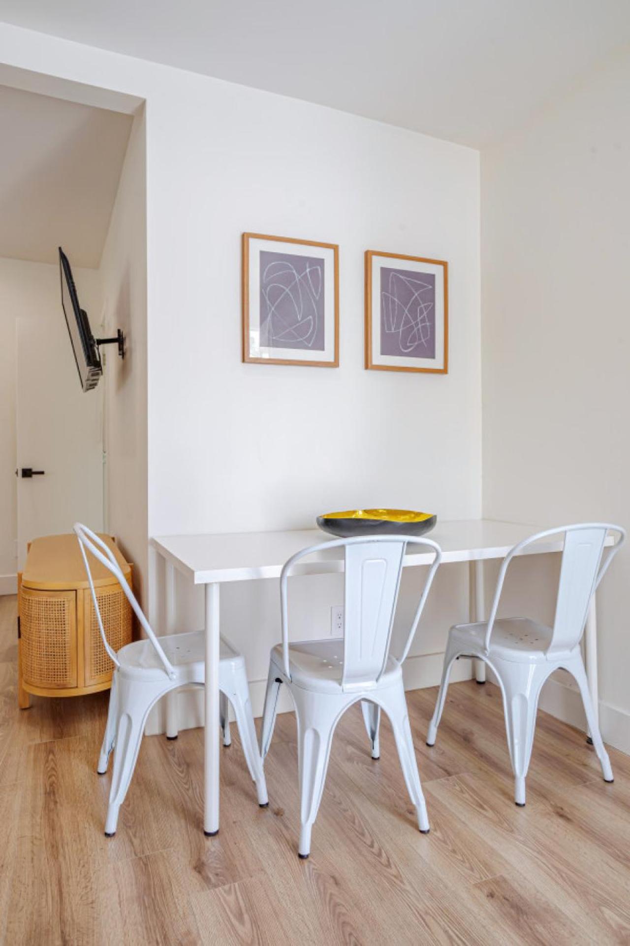Beautiful Guest Studio near Universal Studios sleeps 4