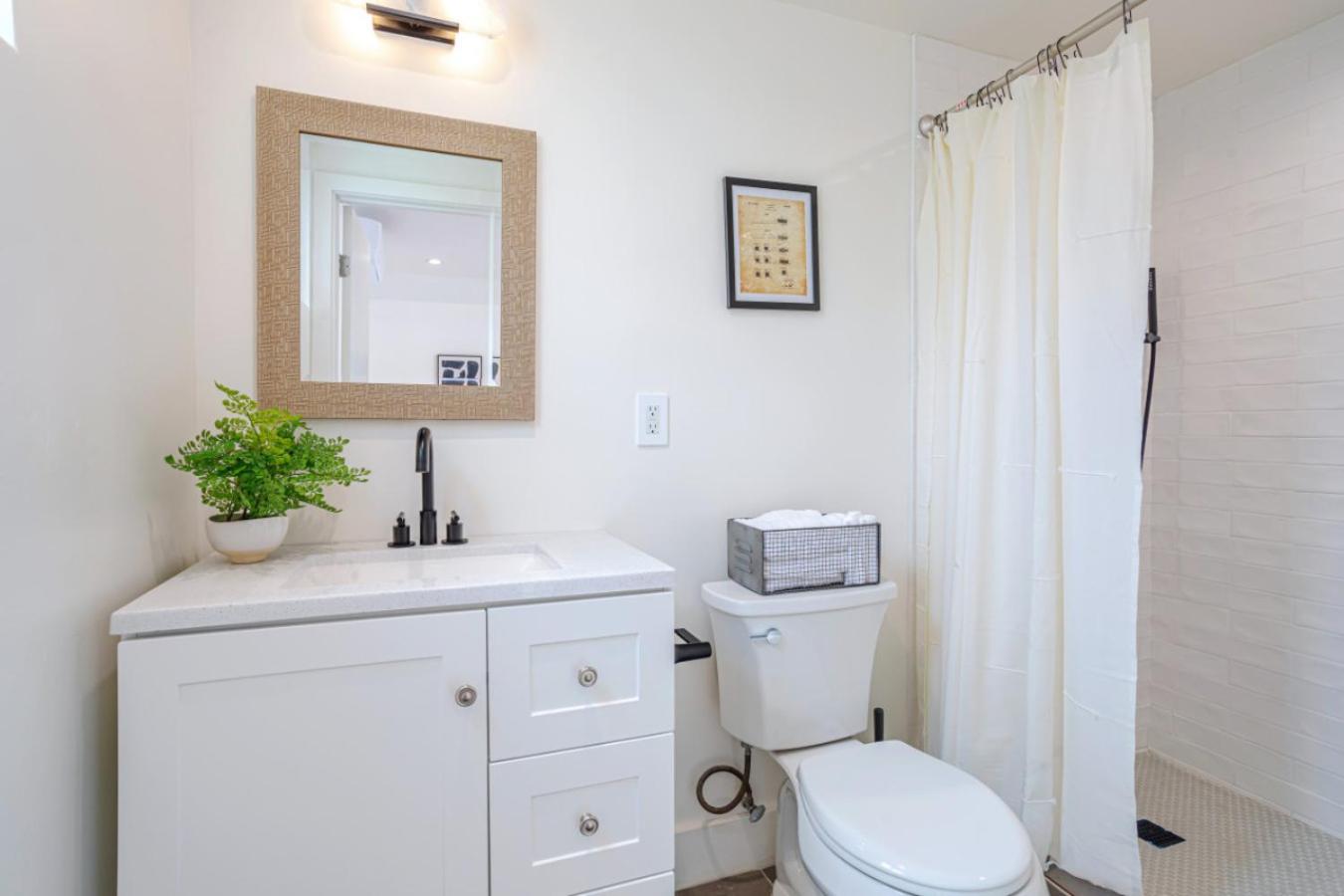 Beautiful Guest Studio near Universal Studios sleeps 4
