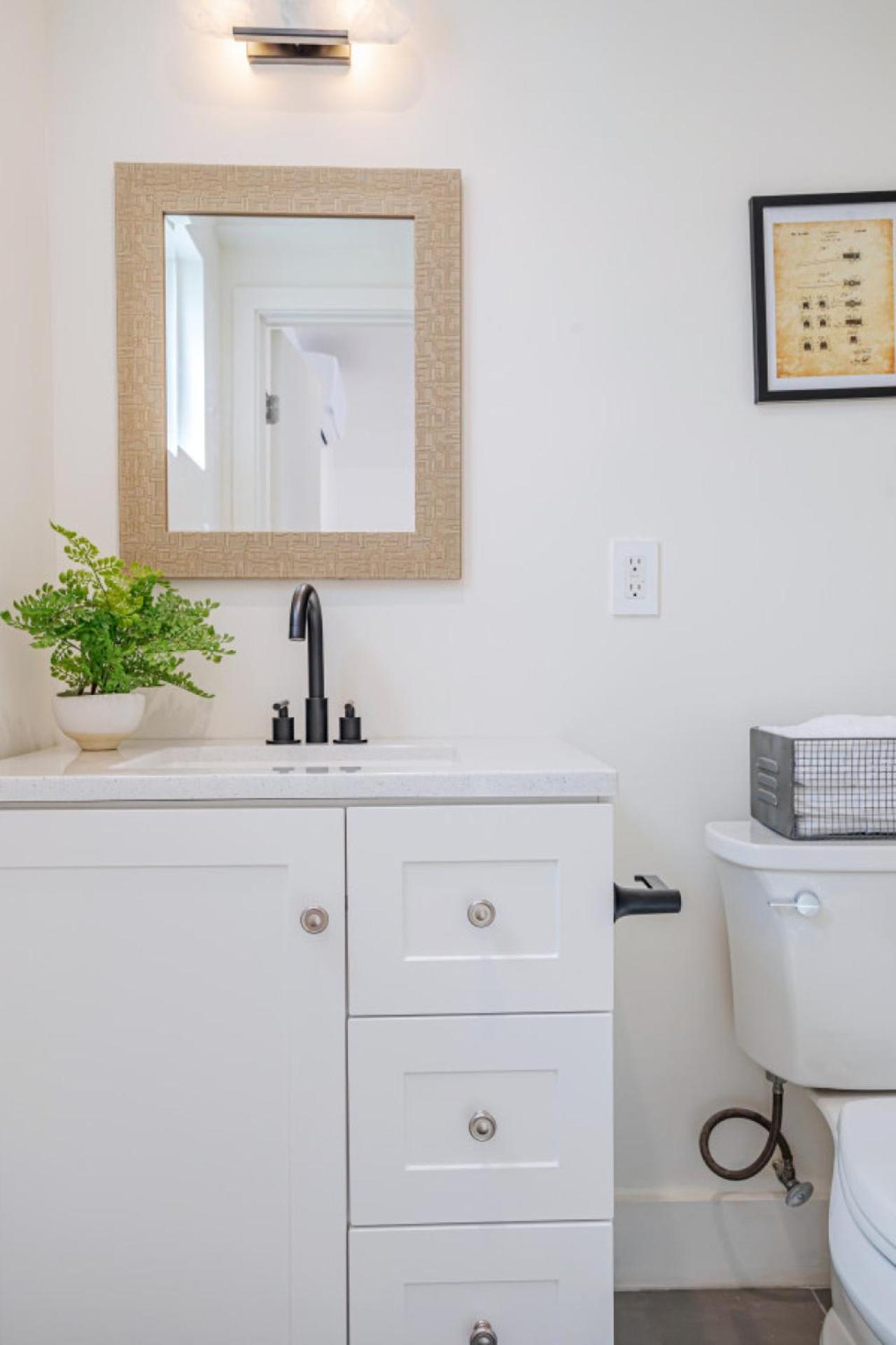 Beautiful Guest Studio near Universal Studios sleeps 4