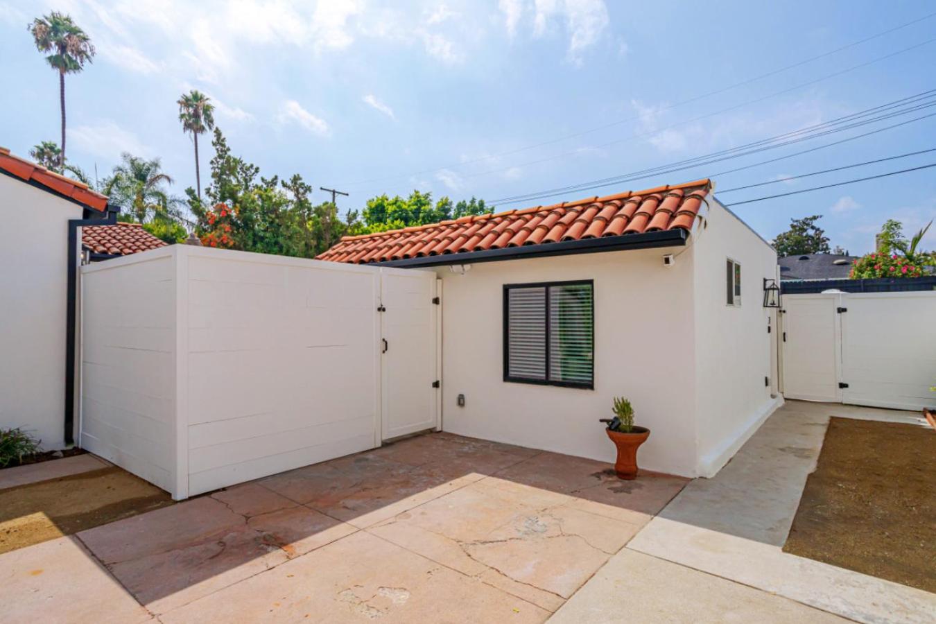 Beautiful Guest Studio near Universal Studios sleeps 4