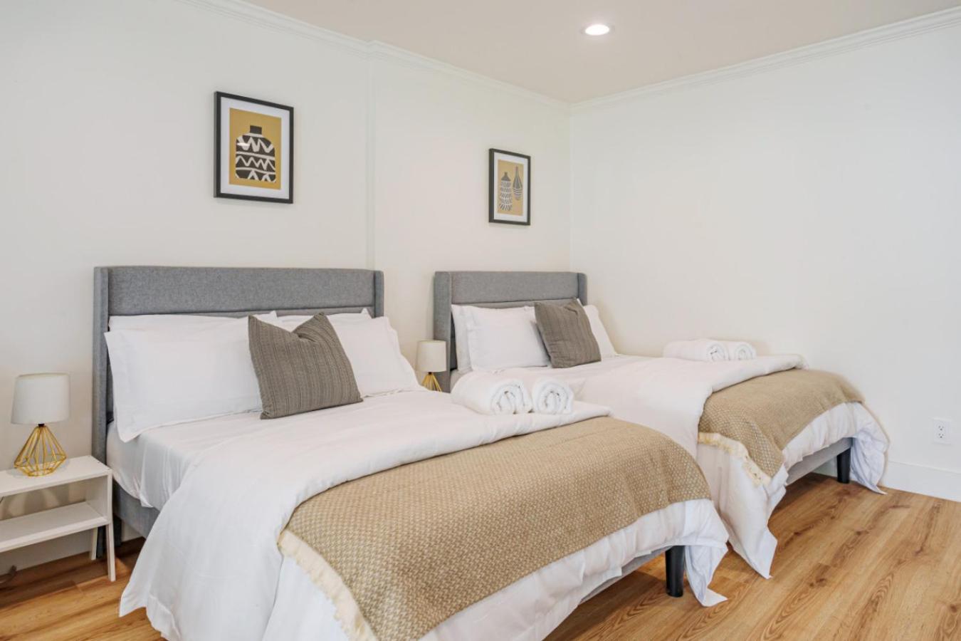 Elegant Guest unit Universal sleeps 6 hot tub