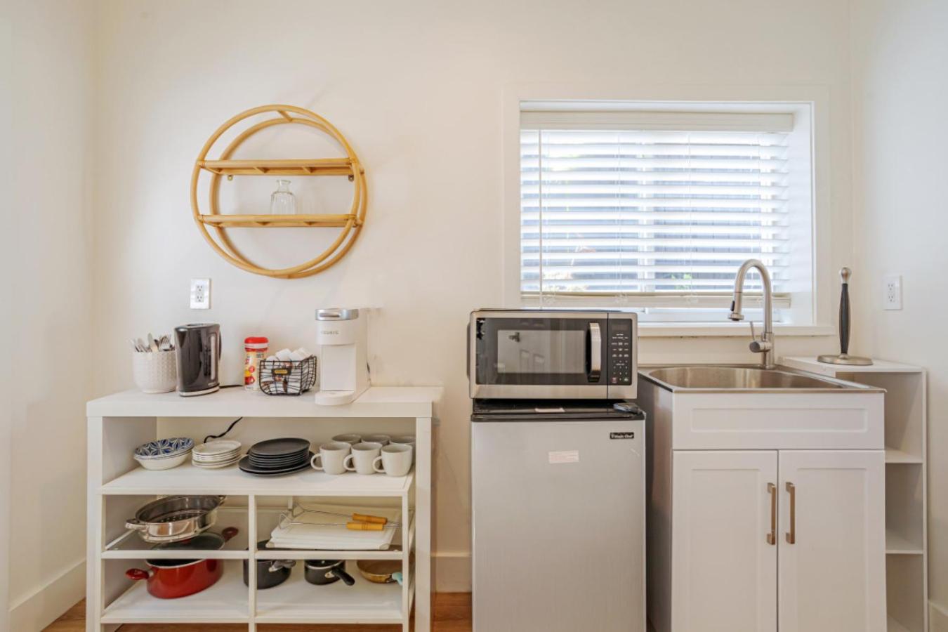 Elegant Guest unit Universal sleeps 6 hot tub