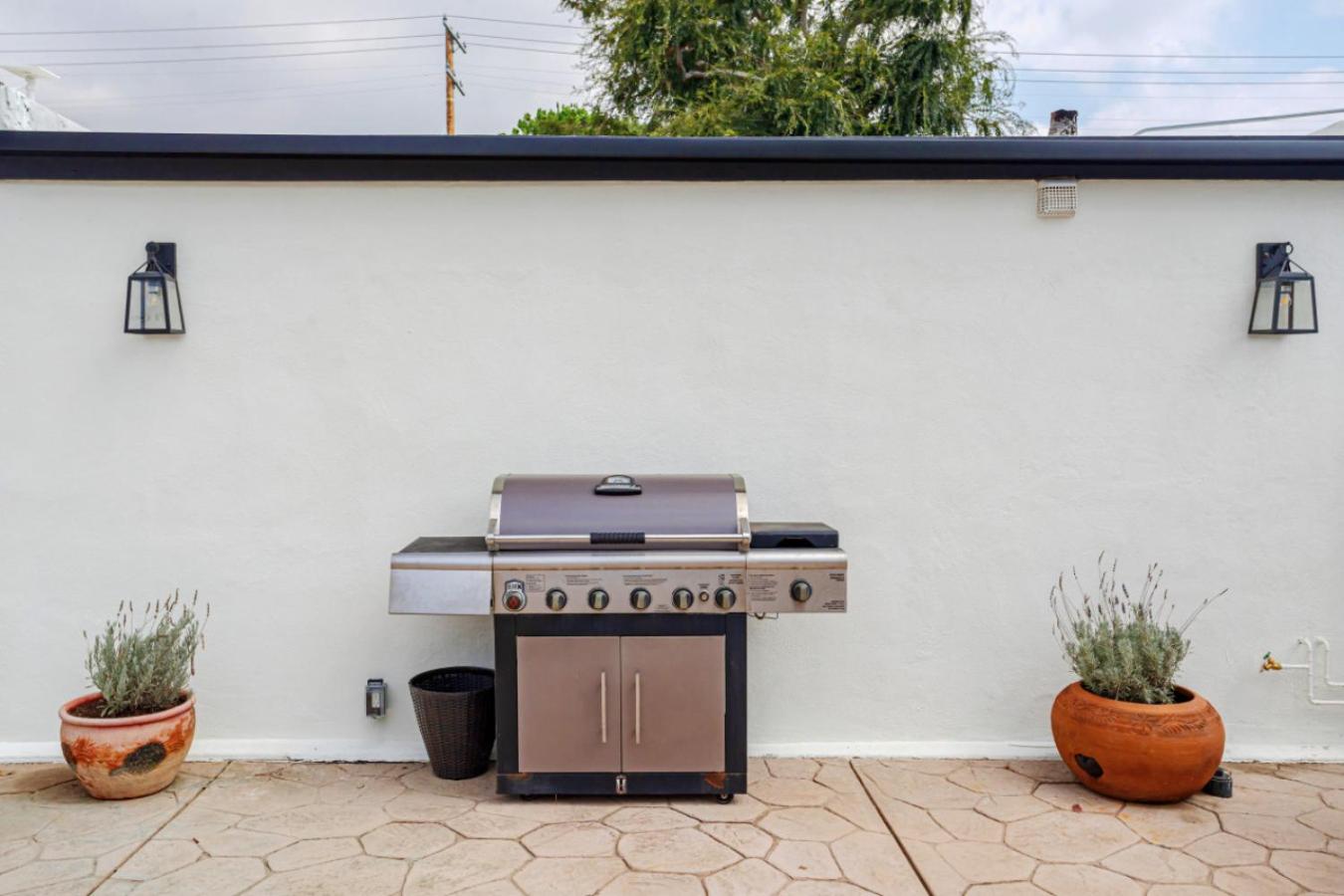 Elegant Guest unit Universal sleeps 6 hot tub