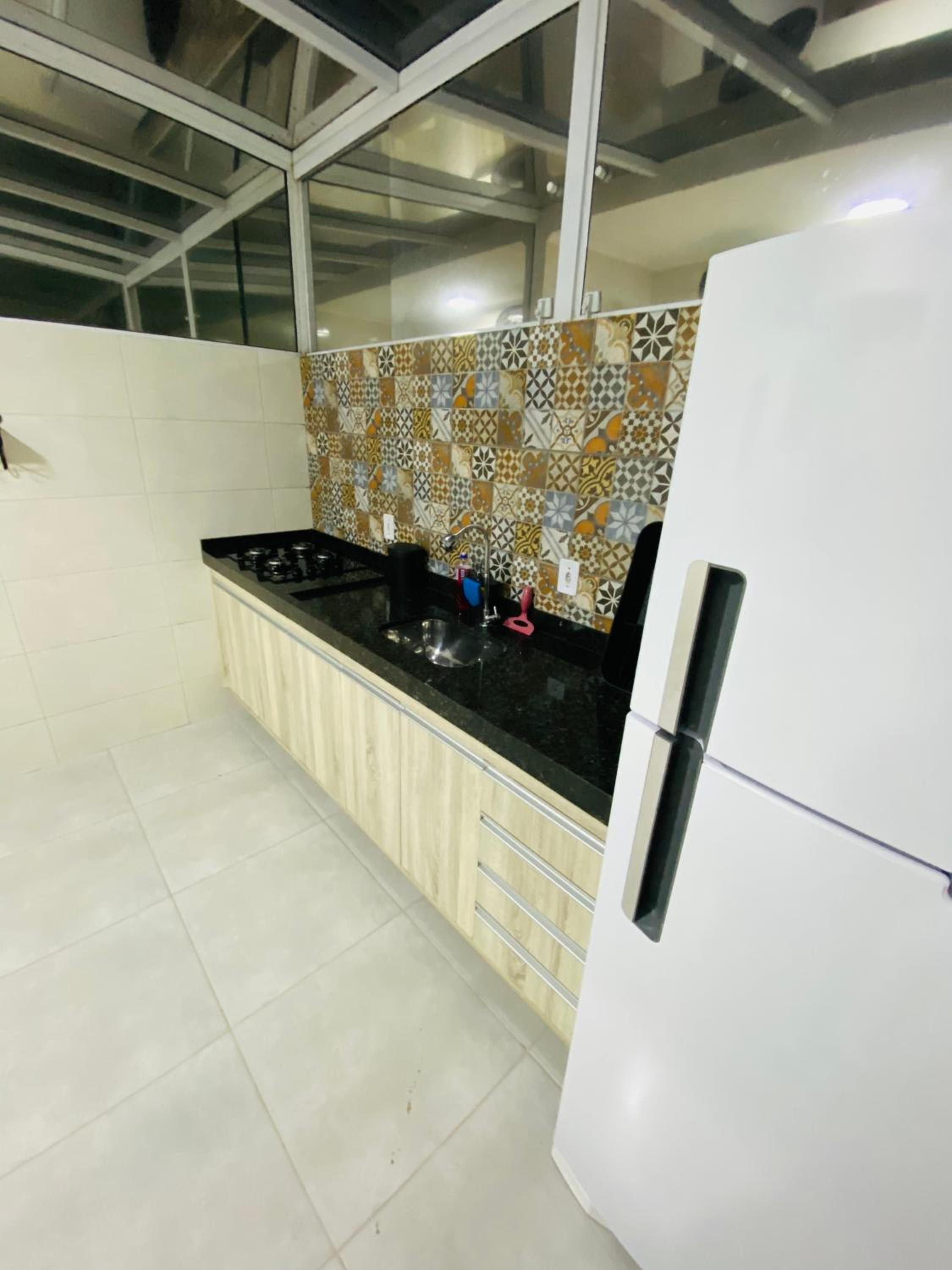 Apartamento a 250 metros da Praia do Sapê e Maranduba - Piscina e Ar condicionado