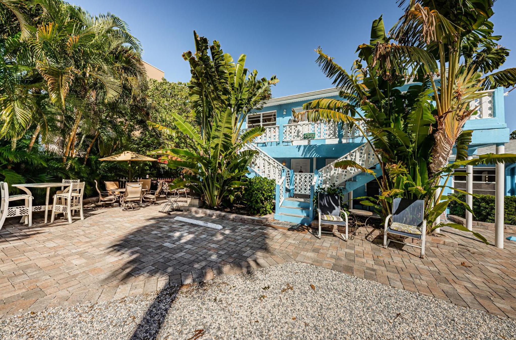 Blue Water Beachside Villa 6