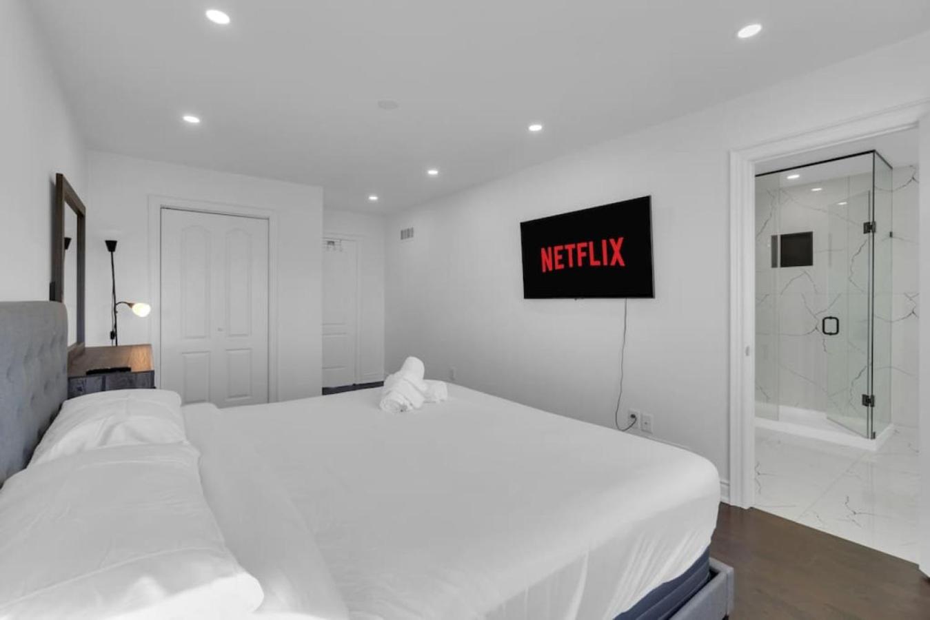 Luxury 3BR - 10 Min to Wonderland - Monthly Rental