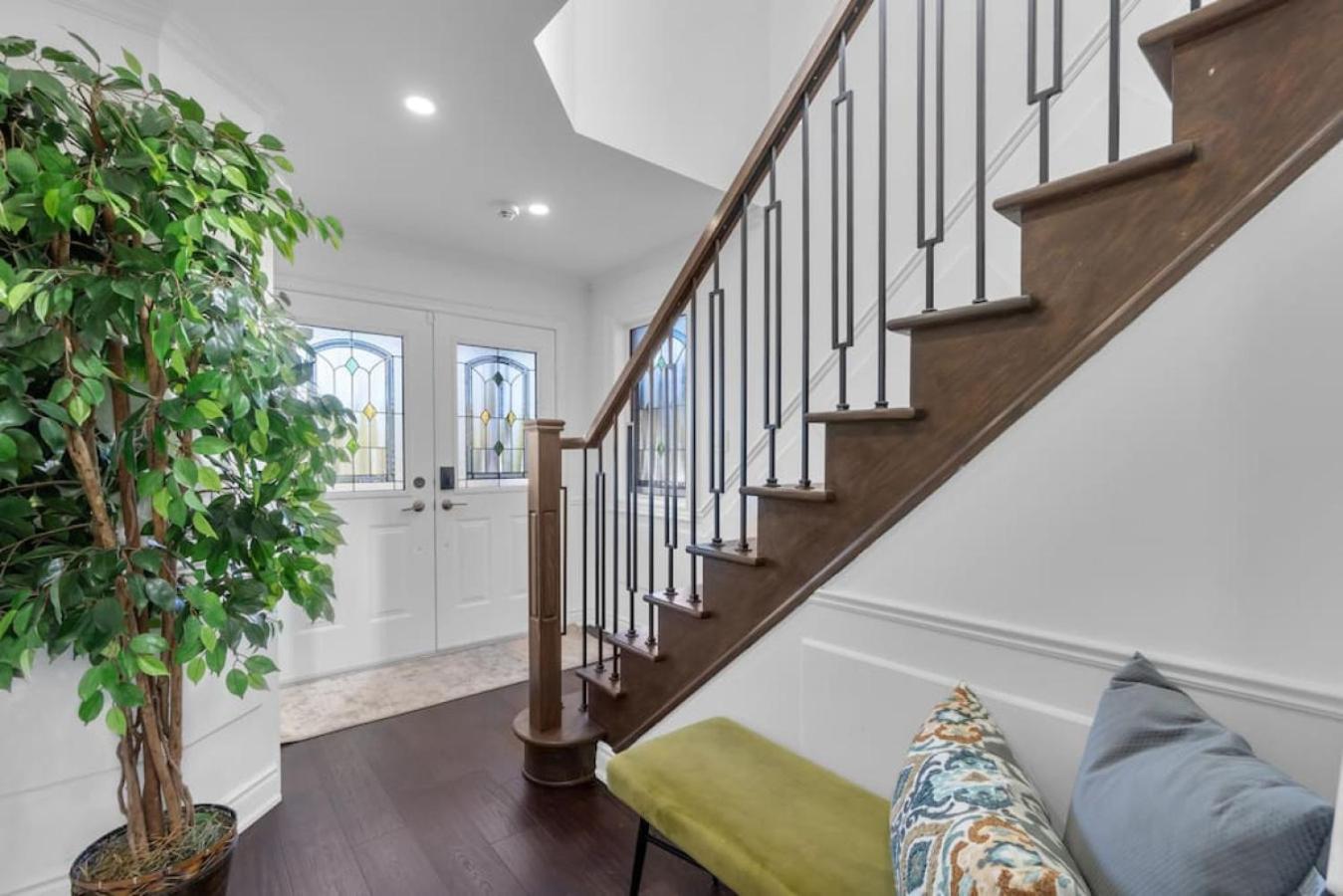 Luxury 3BR - 10 Min to Wonderland - Monthly Rental