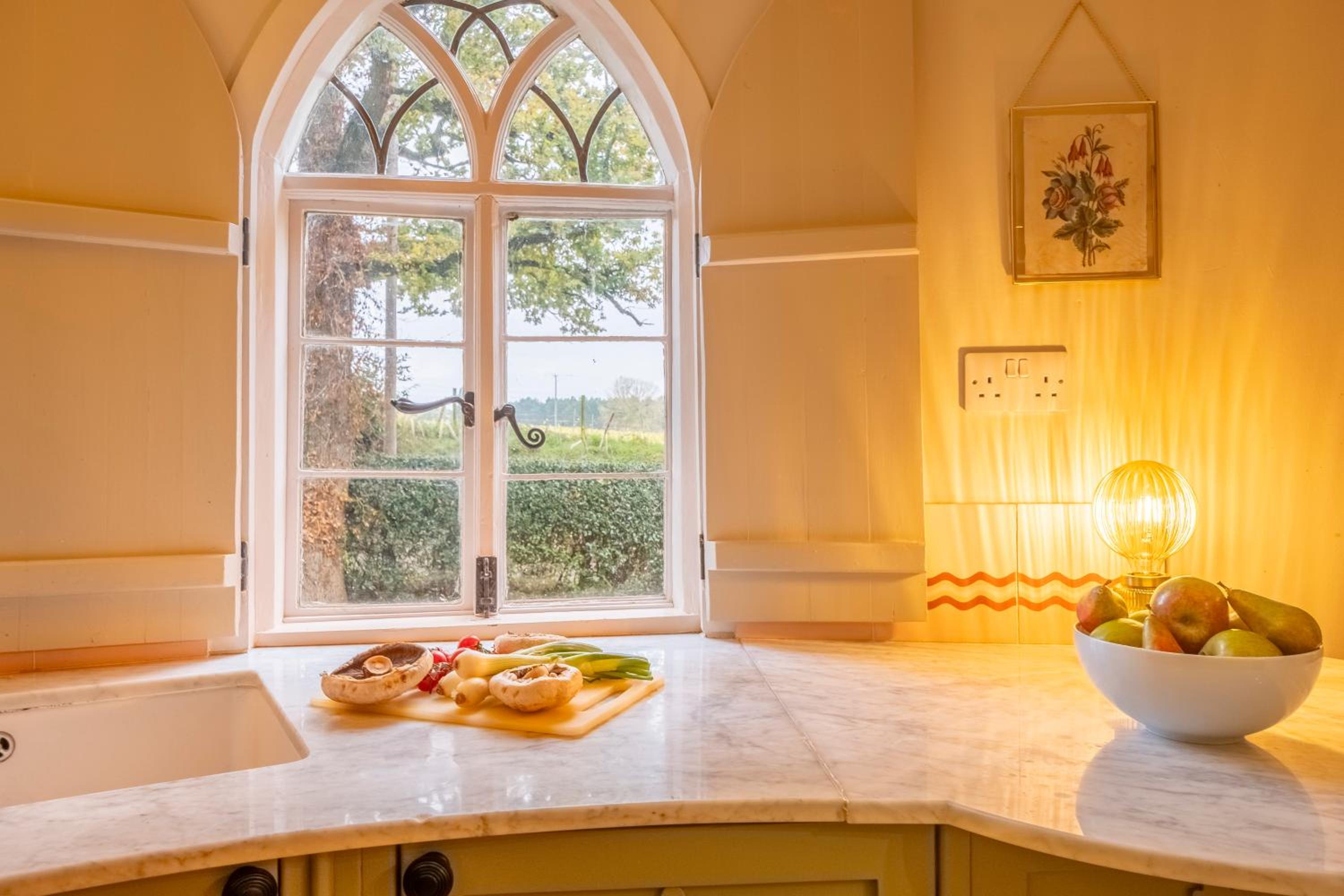 A fairy-tale luxurious cottage - The Tea Caddy
