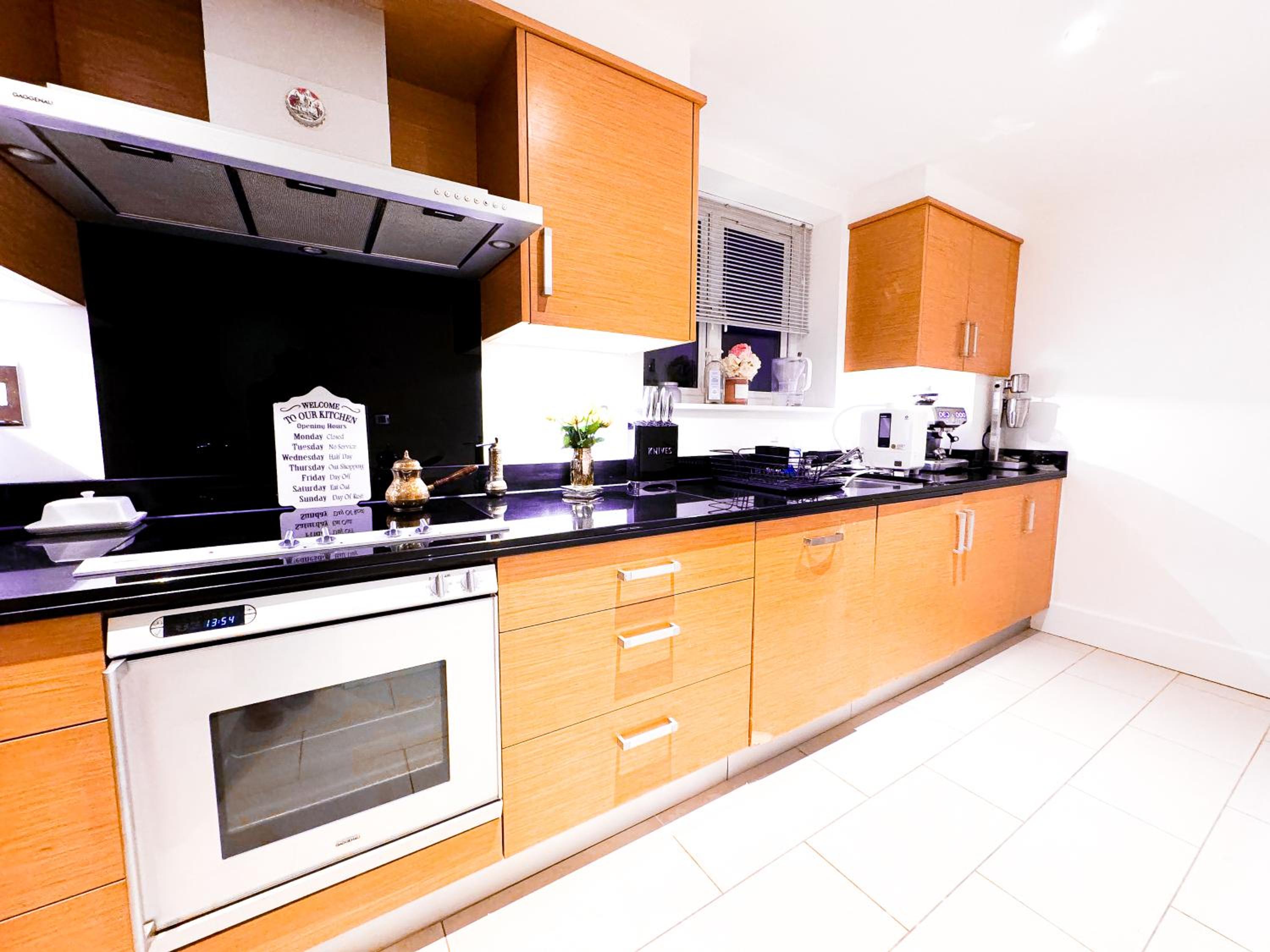 THAMES View Cyan Richmond, FREE GYM, VERY HIGH-SPEED Wi-Fi, PARKING