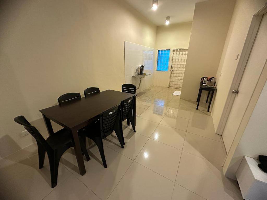 Bahagia Makmur Homestay photo 3