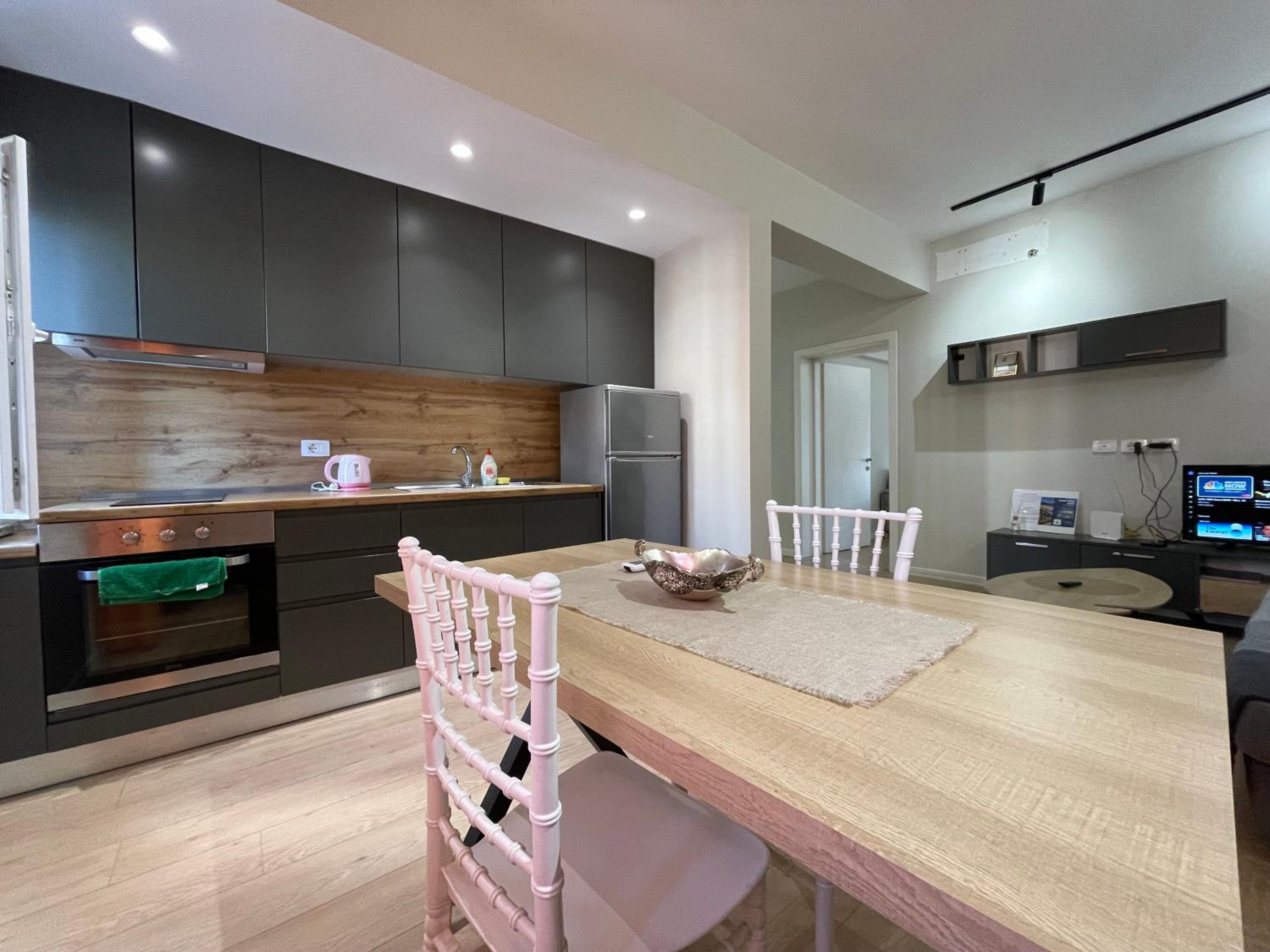 Museum Center One Bedroom App - ENJOY TRAVEL