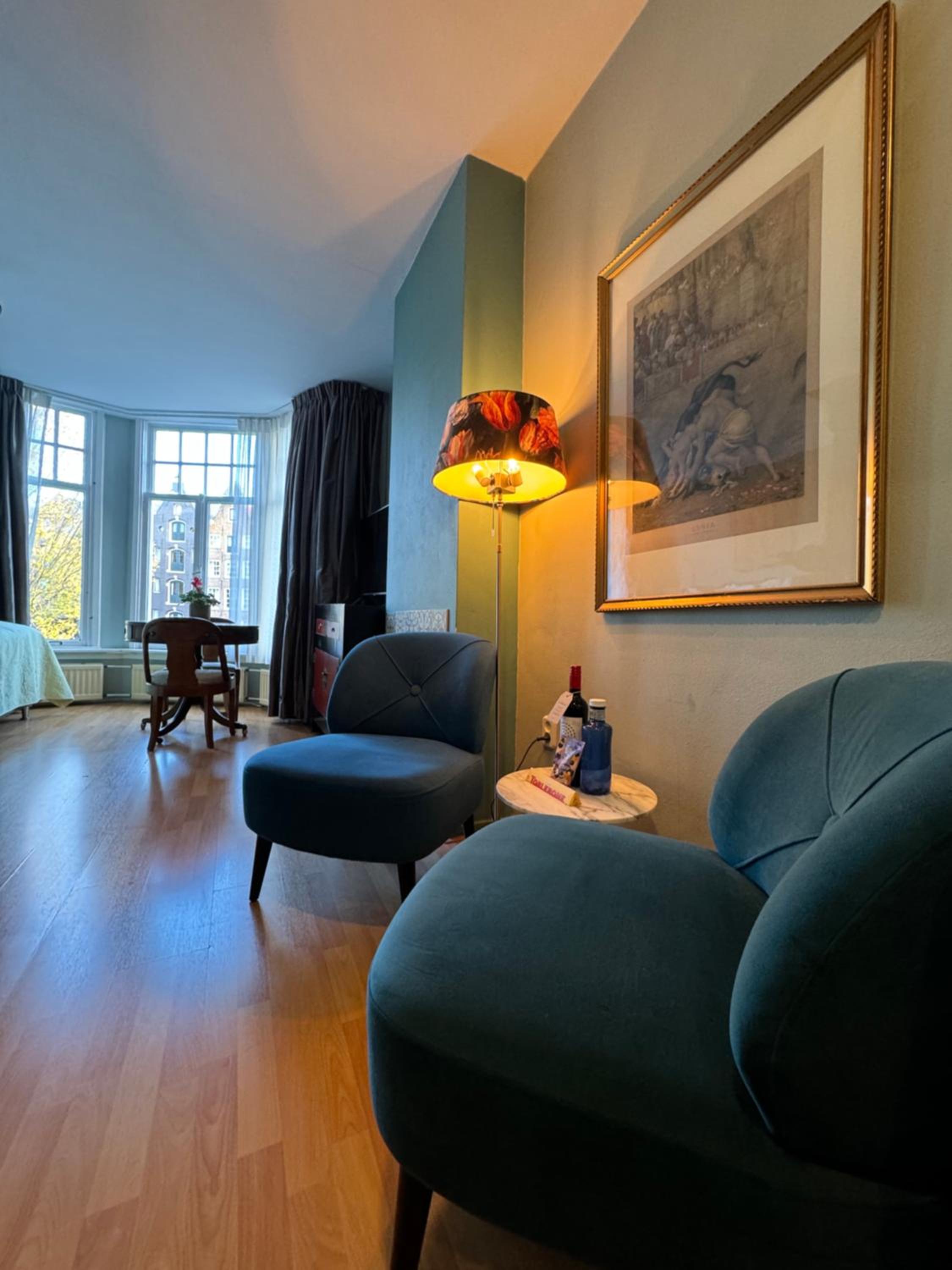 Décor Canal House