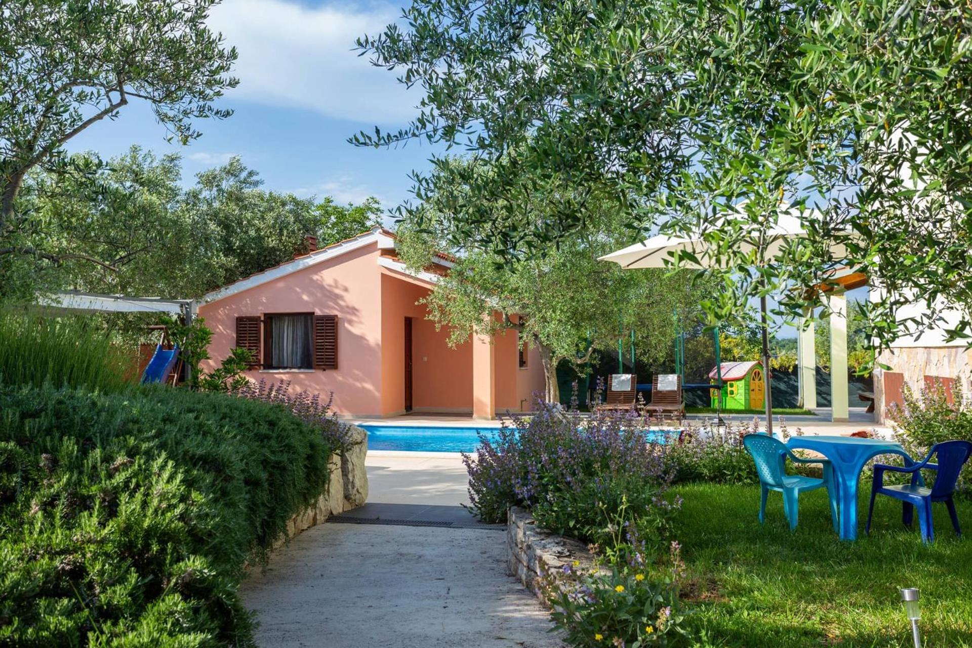 Elegant Villa Versovica with pool near Pula view 4