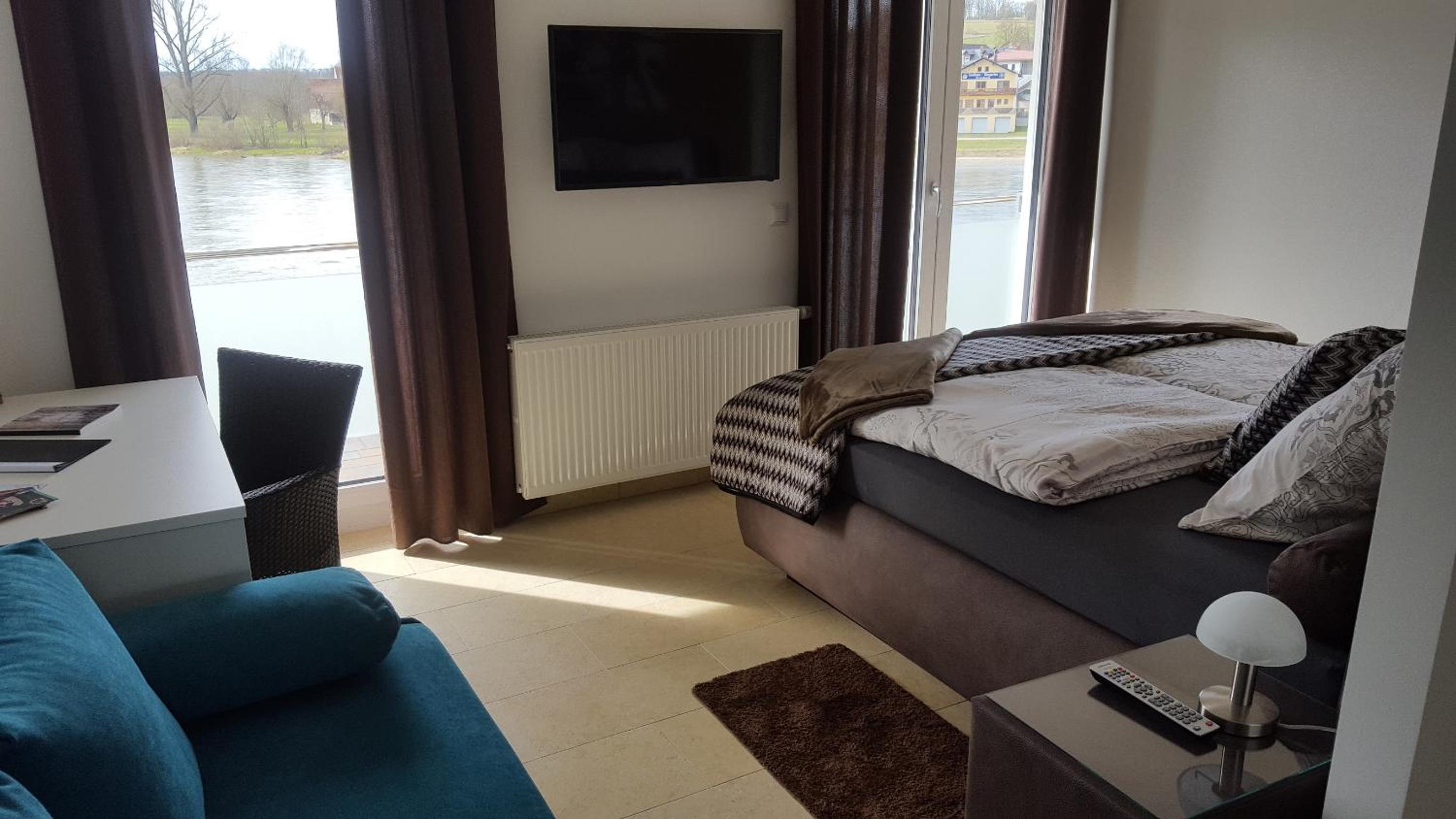 Ferienwohnung und Zimmer zum Donaublick view 5