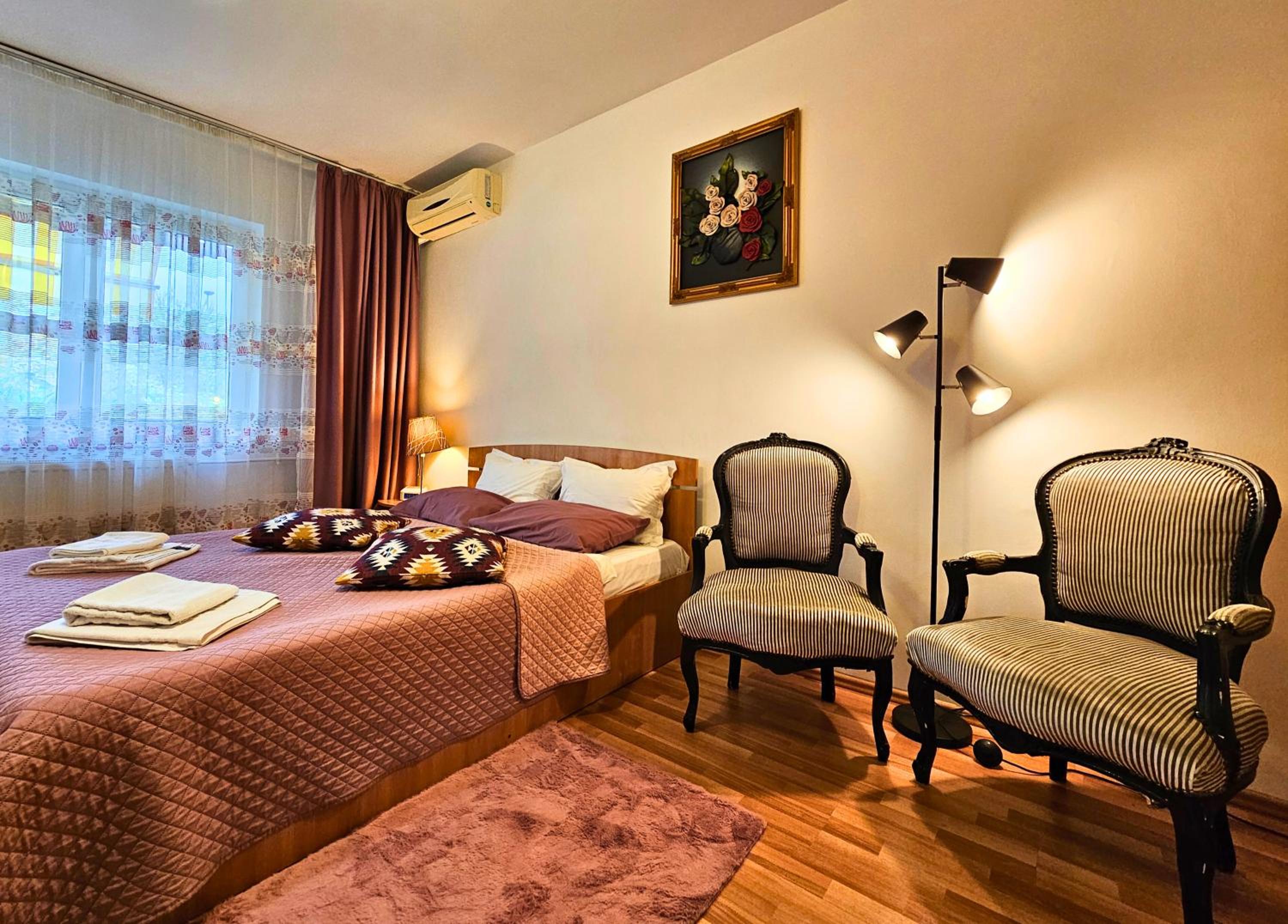 Studio Brancusi by Rosuites view 4