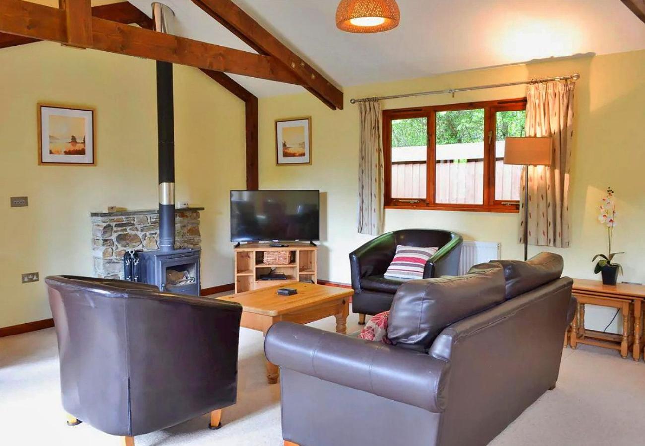 Finest Retreats- Little Dunley - Oaktree Cottage view 5