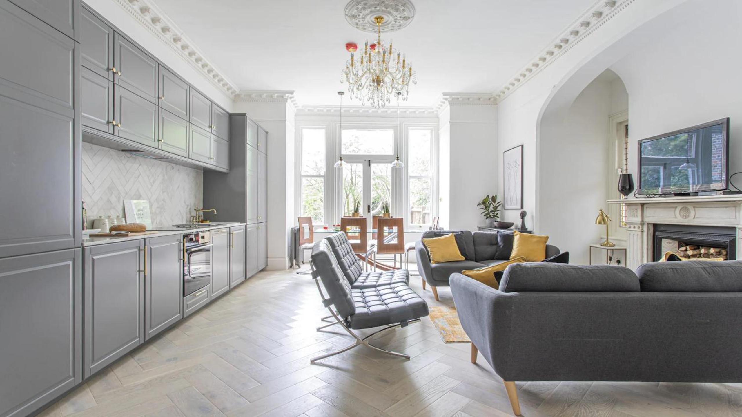 London Apartment- 4 Bedrooms-Garden and Parking
