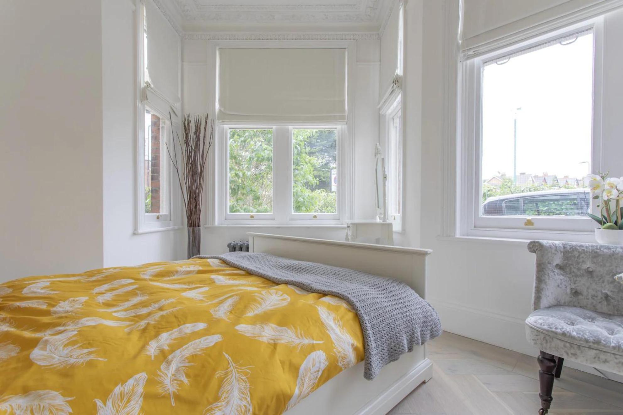 London Apartment- 4 Bedrooms-Garden and Parking