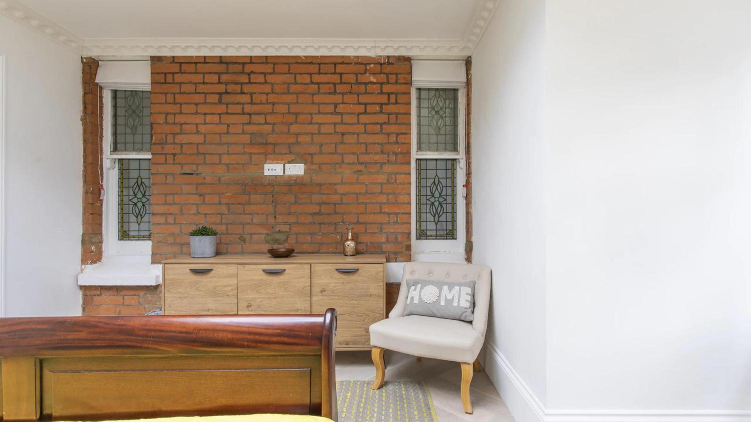 London Apartment- 4 Bedrooms-Garden and Parking