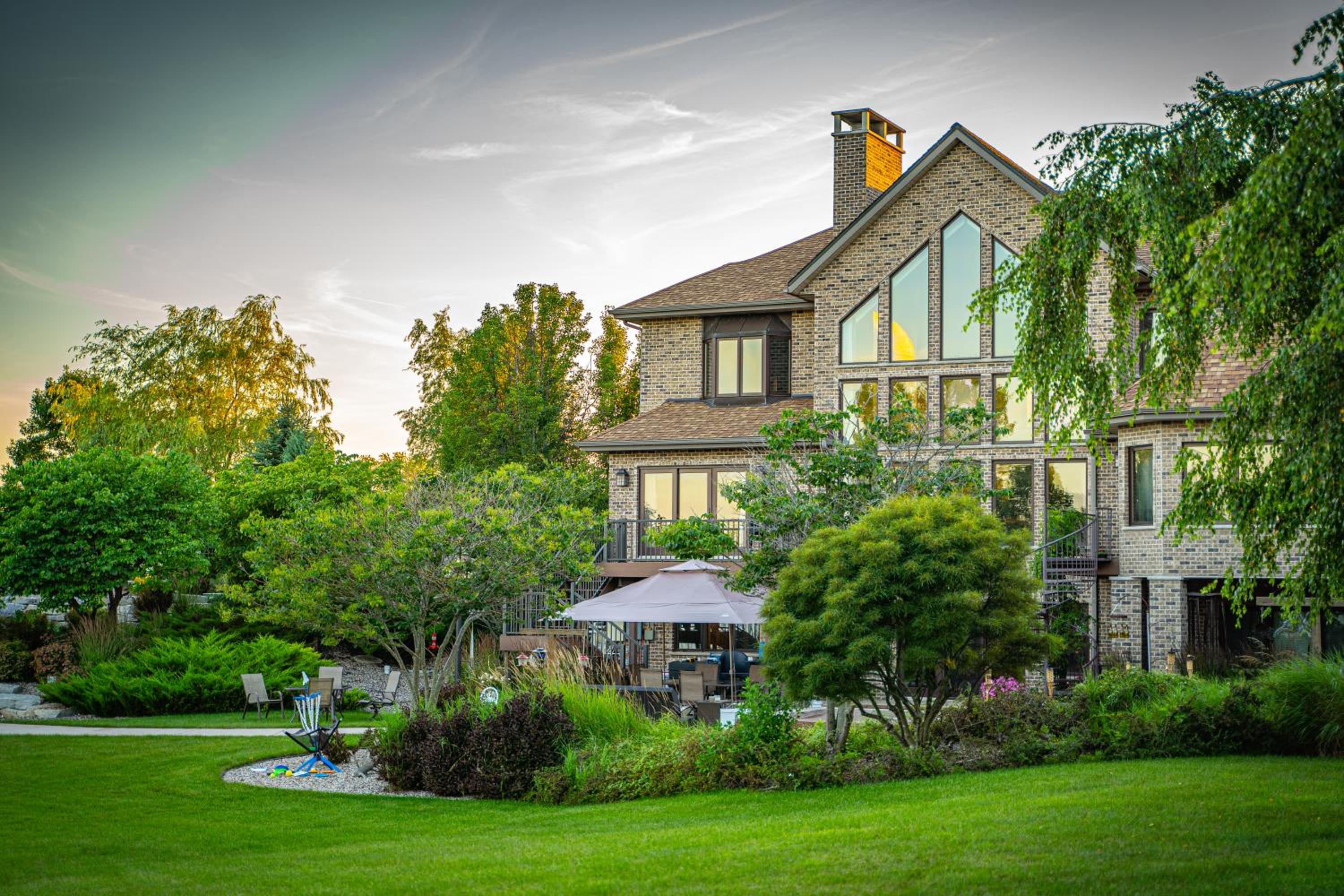 Mansion on the Lake view 3