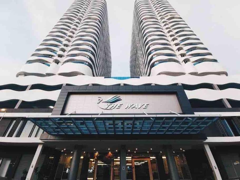 New SeaView Residences @ 2 Rooms (Near Jonker) photo 4
