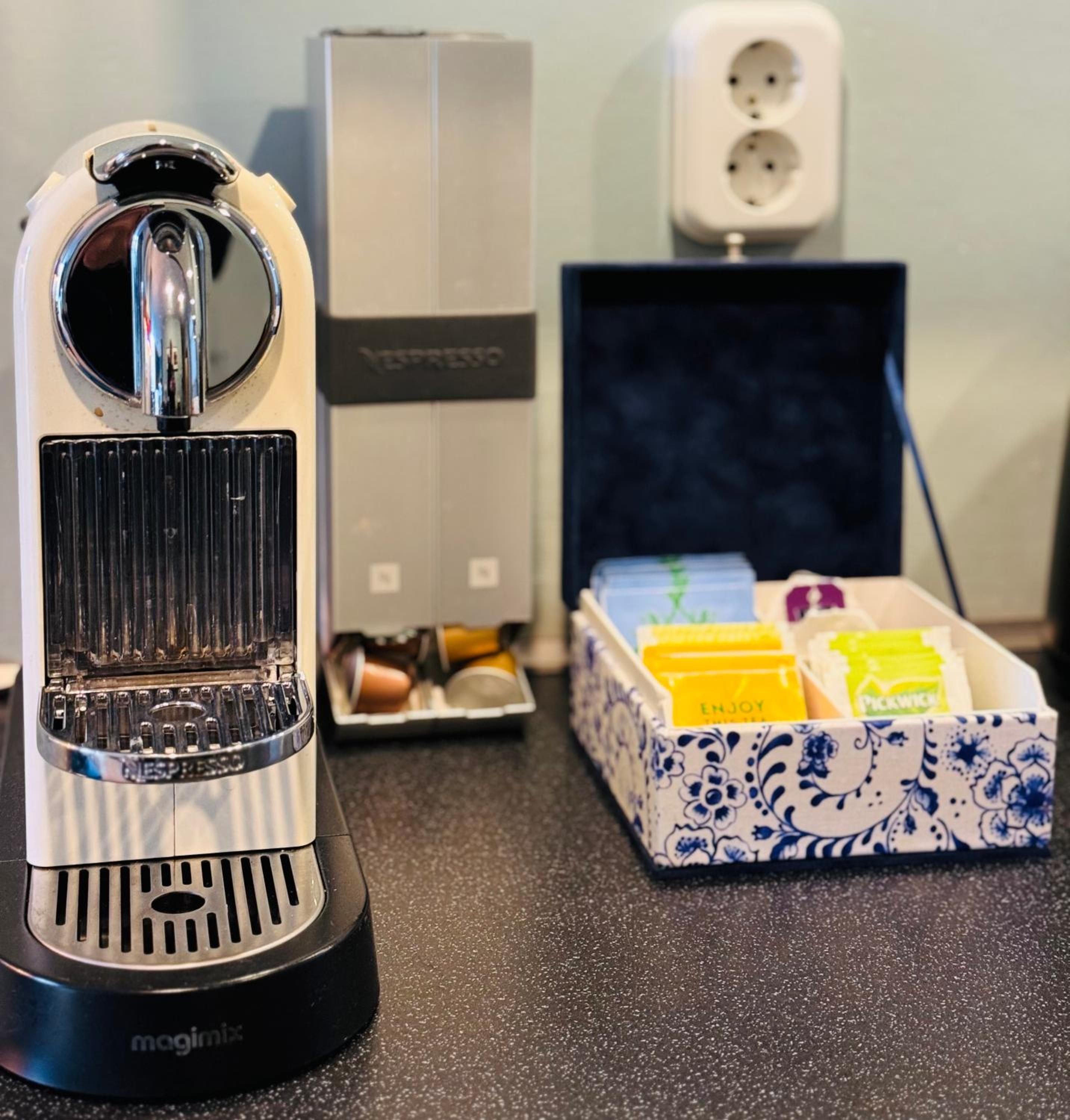 Décor Canal House