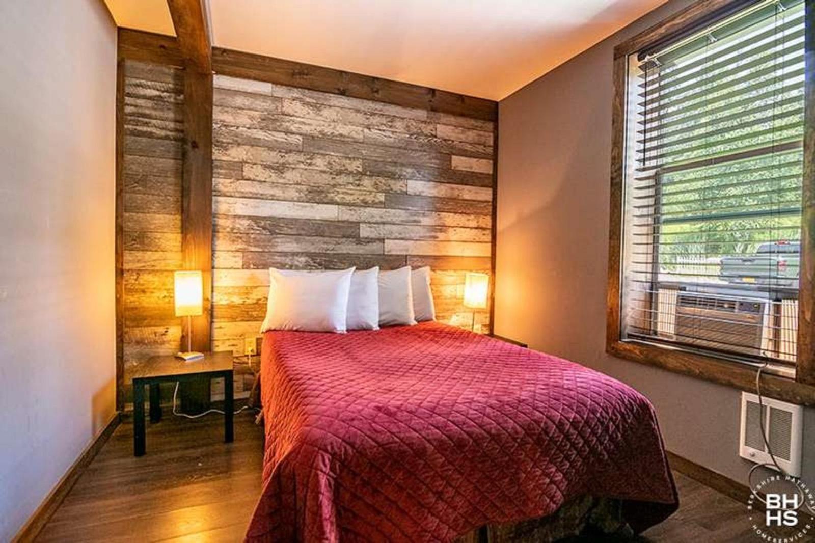 Downhill Lodge Condominium