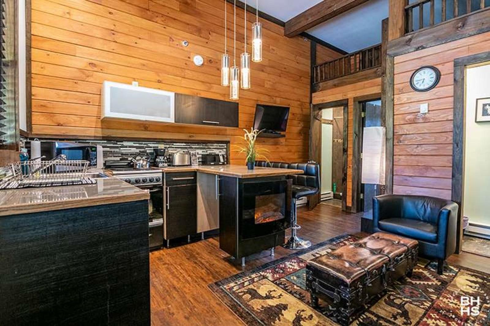 Downhill Lodge Condominium