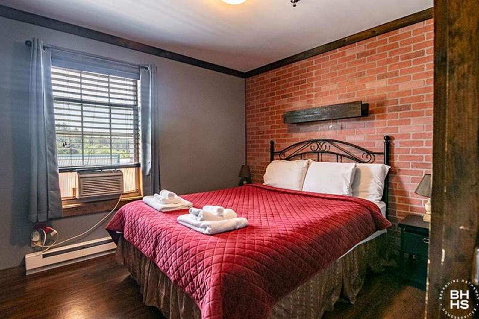Downhill Lodge Condominium