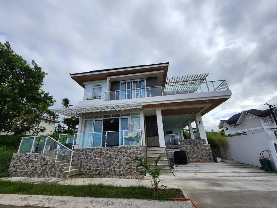 Villa Pacifica