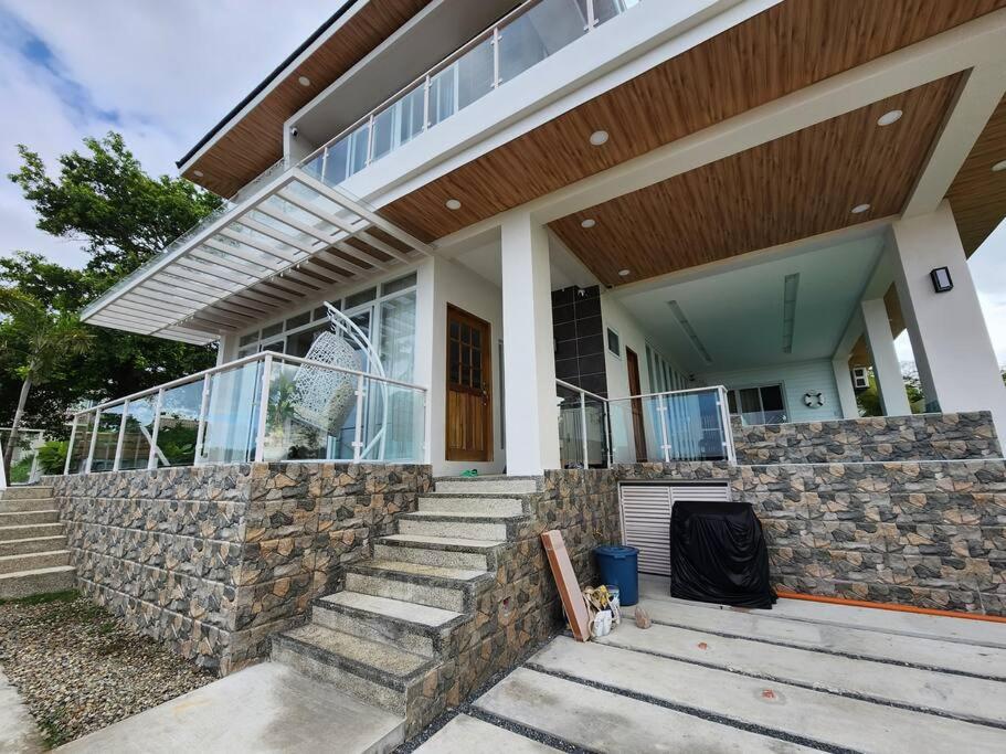 Villa Pacifica