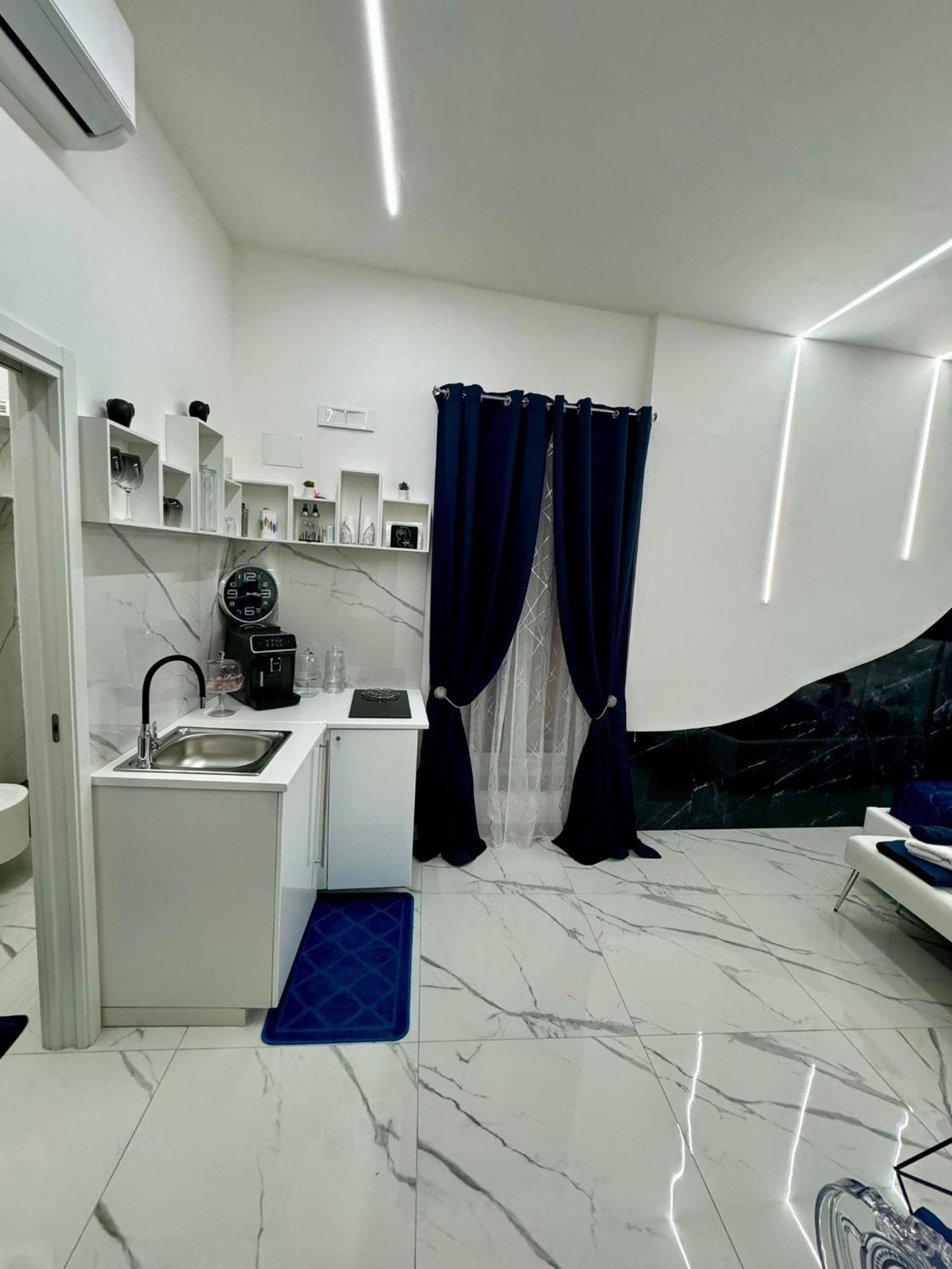 Onny's House en Bari — kitchen