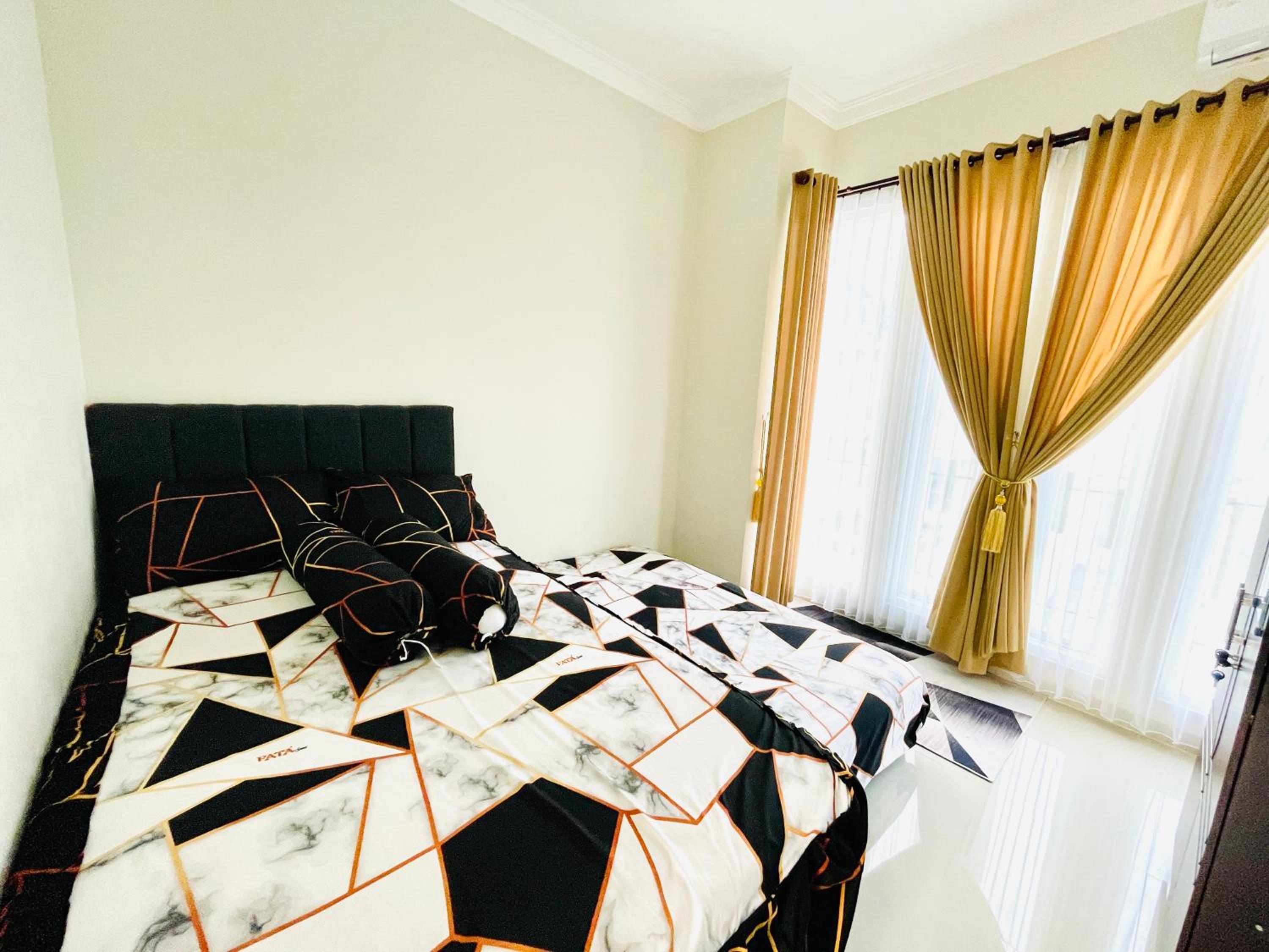 Fathana Villa - Dekat JTP3 view 3