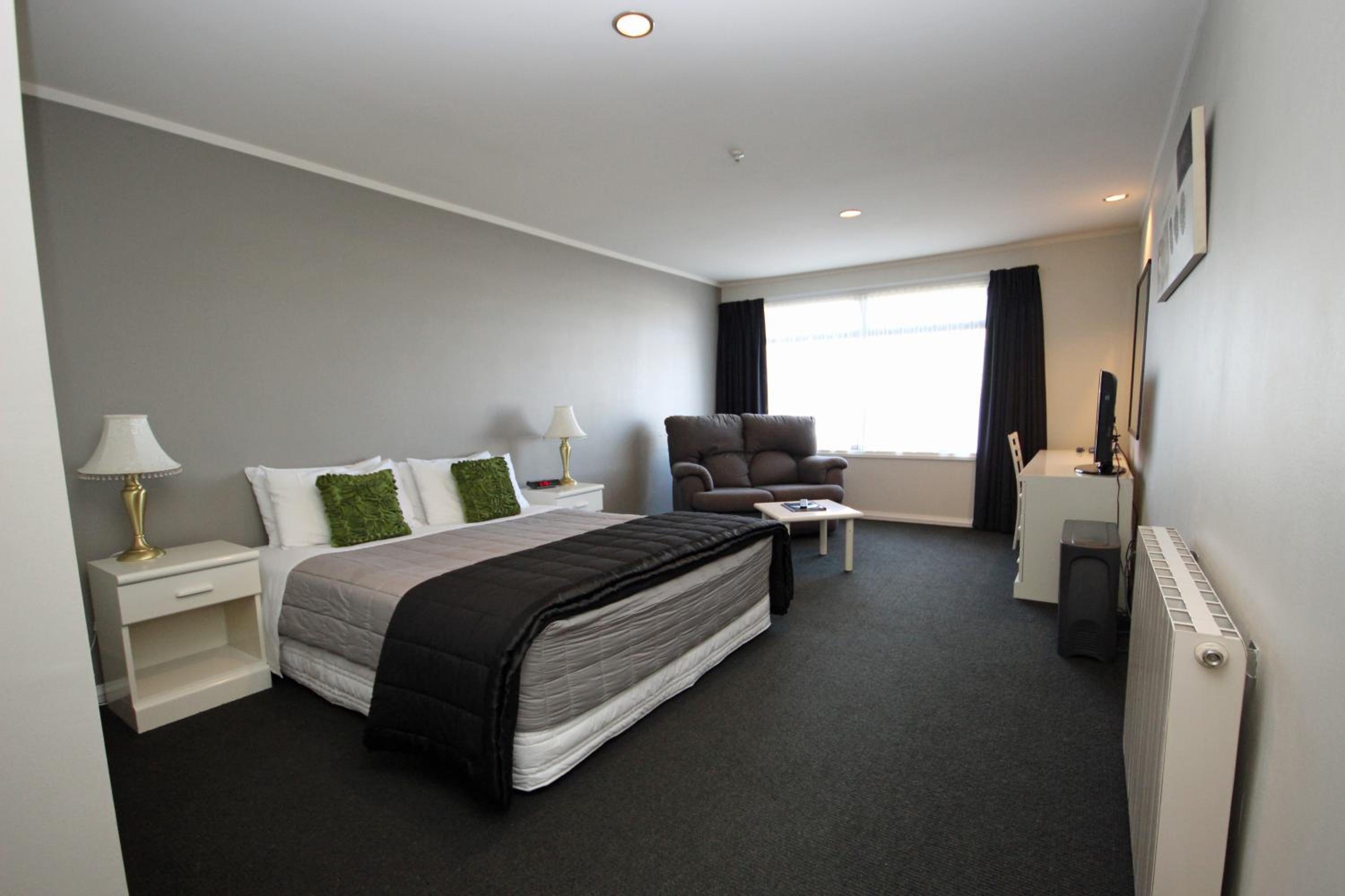 Champers Motor Inn