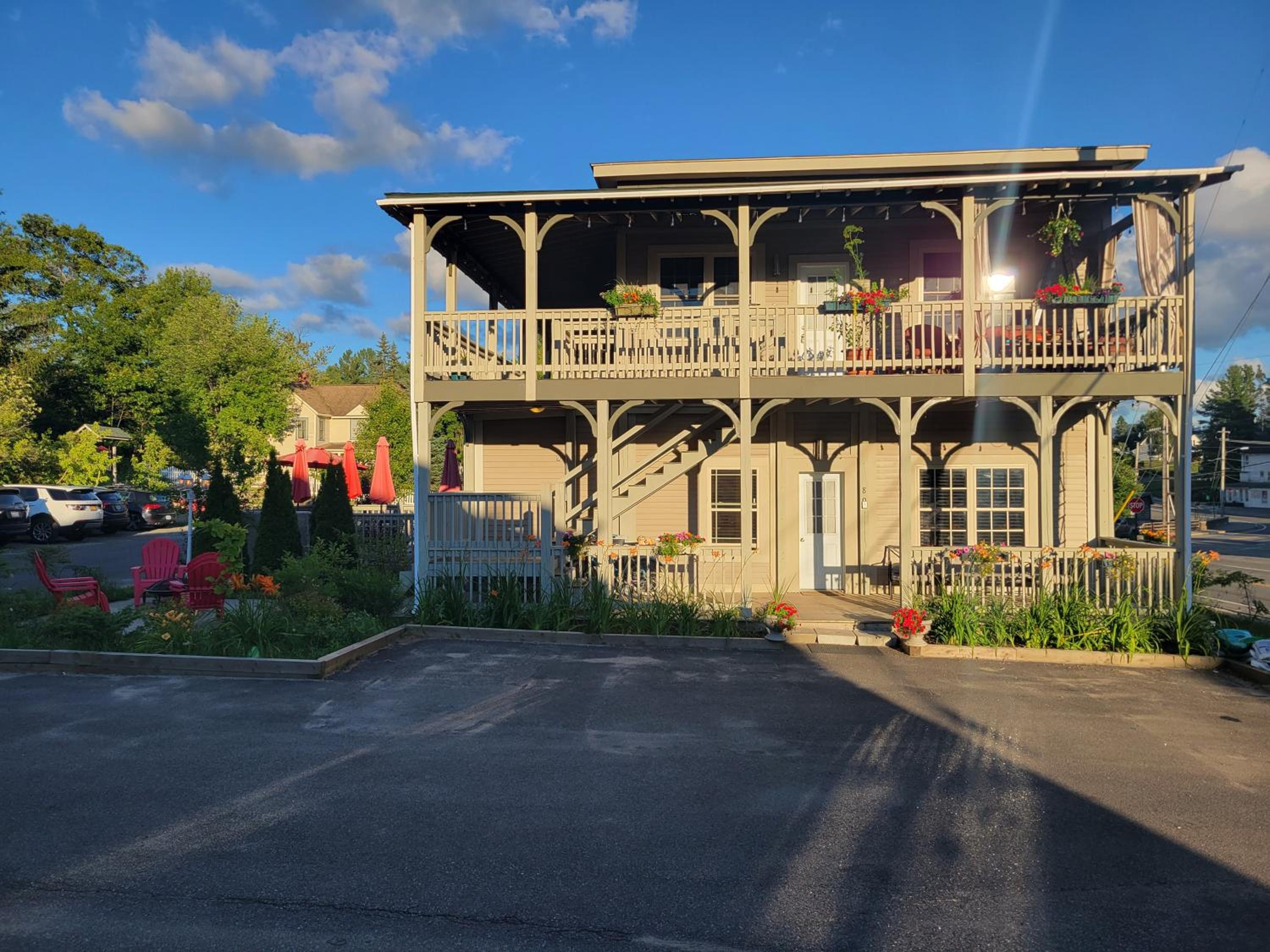 Downhill Lodge Condominium