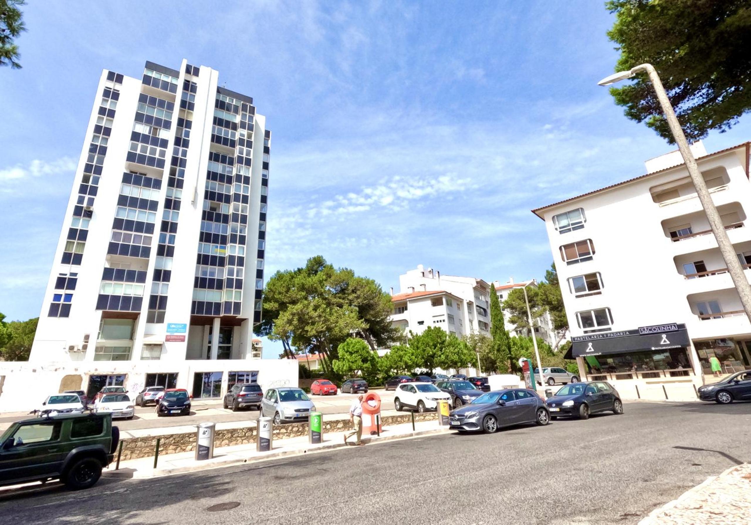 Peaceful & panoramic views apartment, Cascais