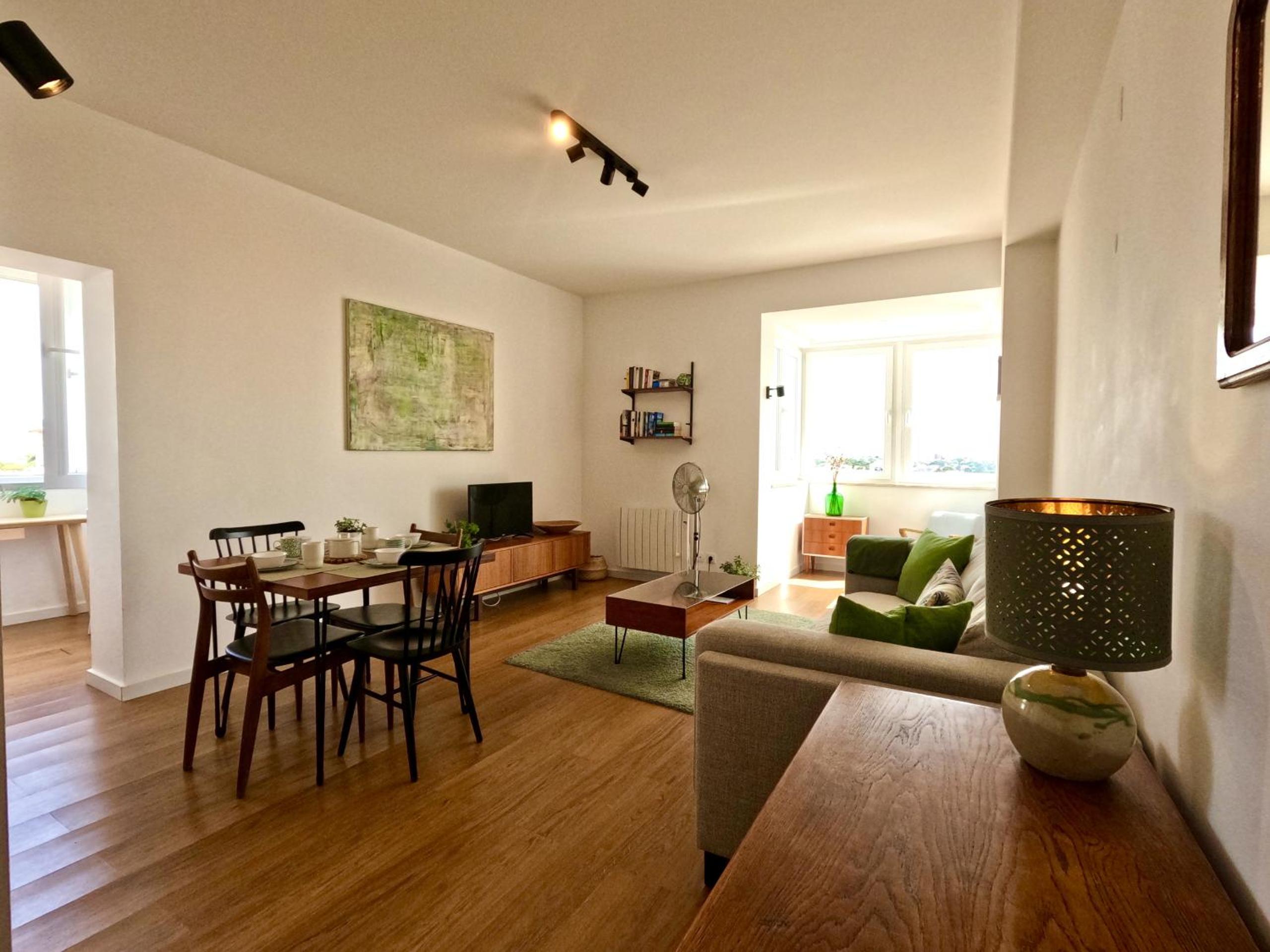Peaceful & panoramic views apartment, Cascais