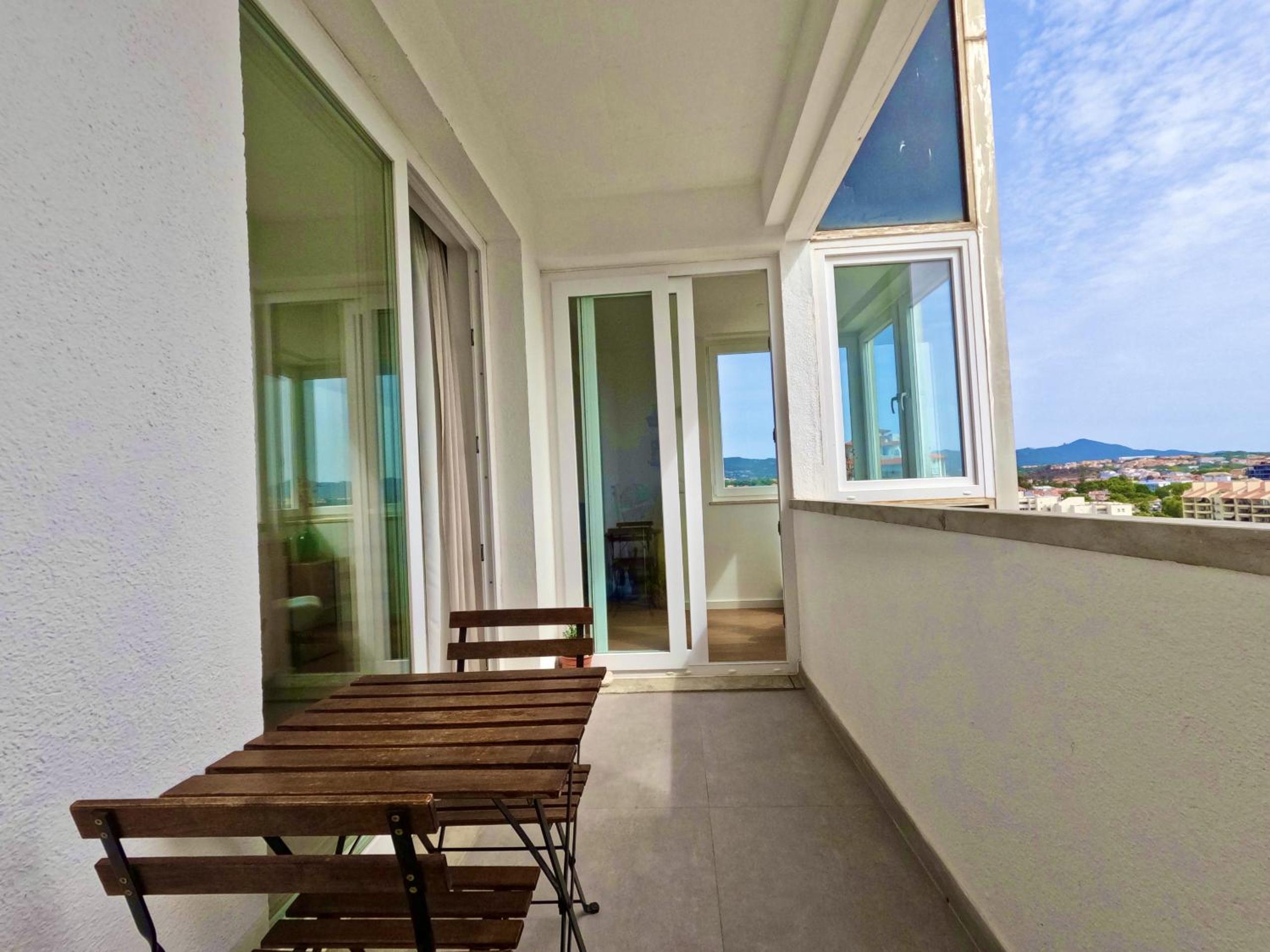 Peaceful & panoramic views apartment, Cascais