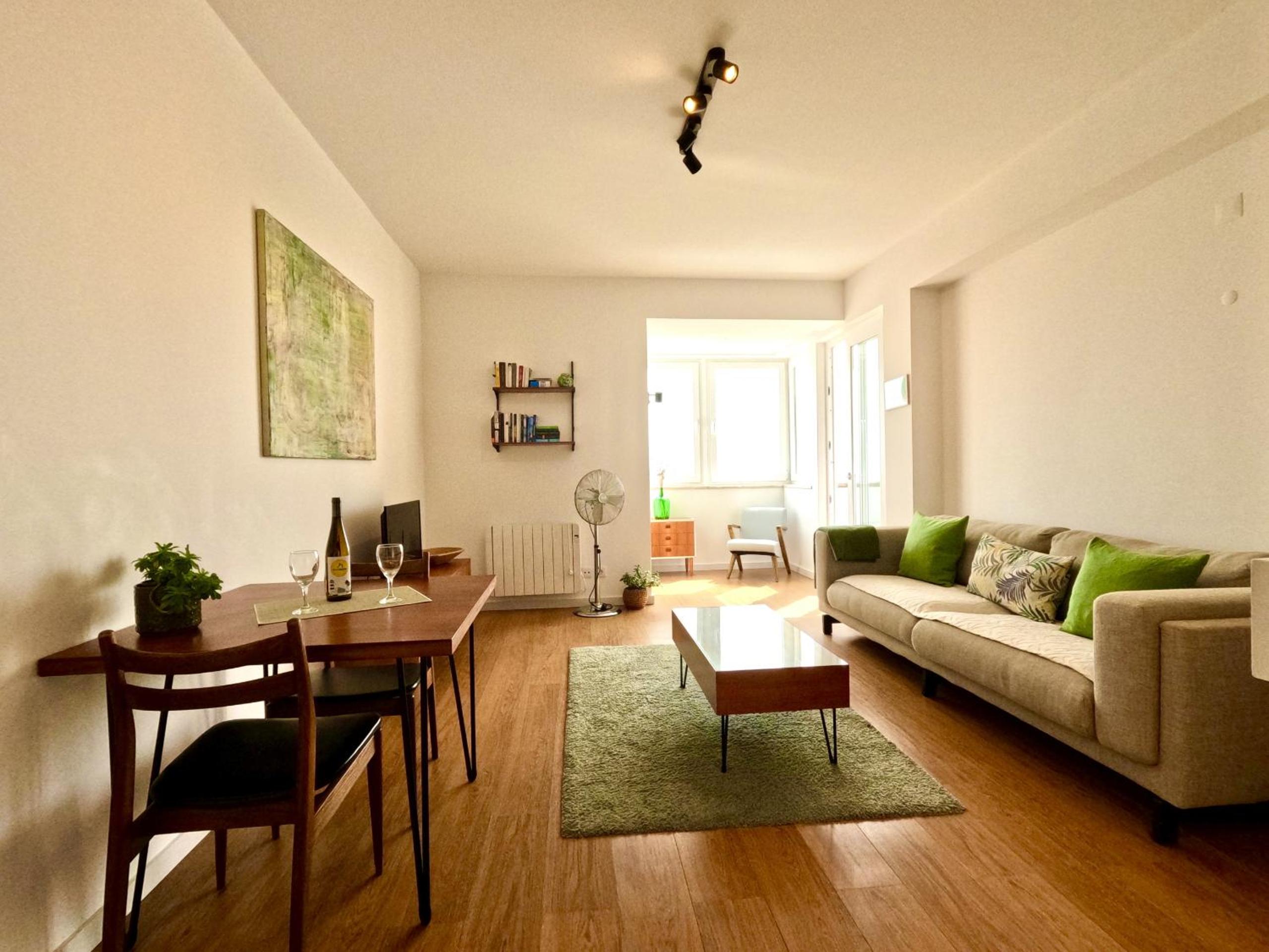 Peaceful & panoramic views apartment, Cascais