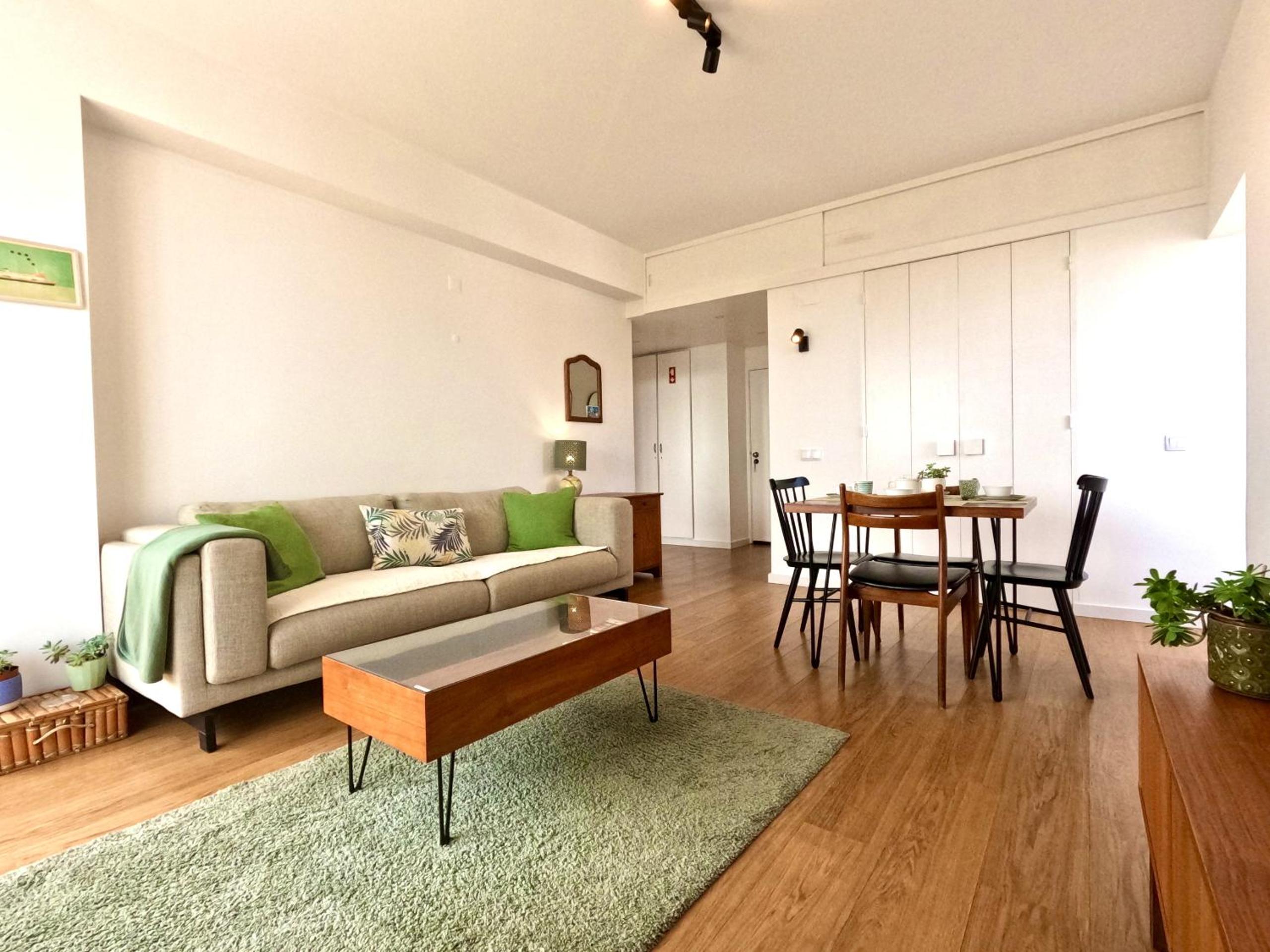 Peaceful & panoramic views apartment, Cascais