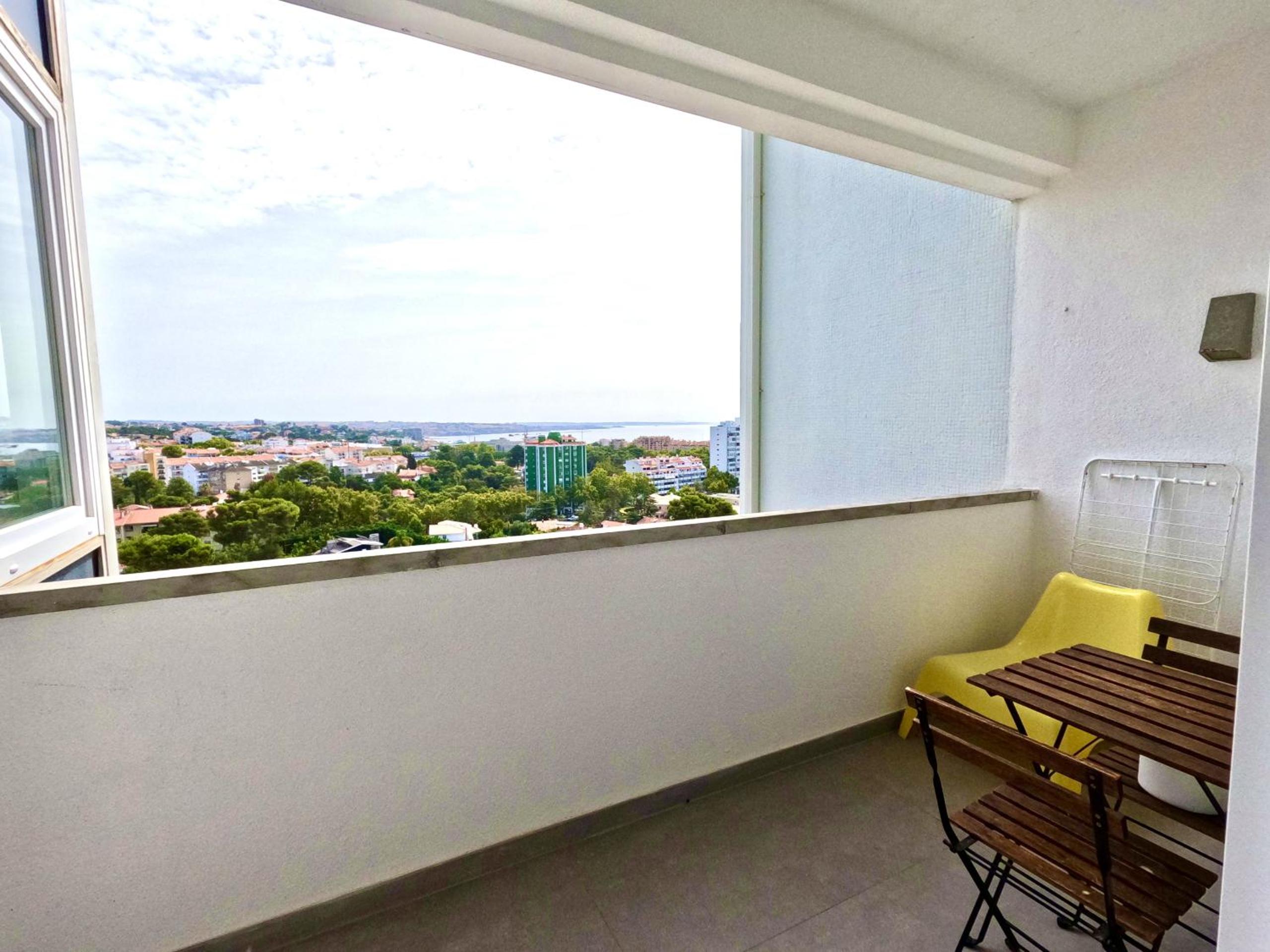 Peaceful & panoramic views apartment, Cascais