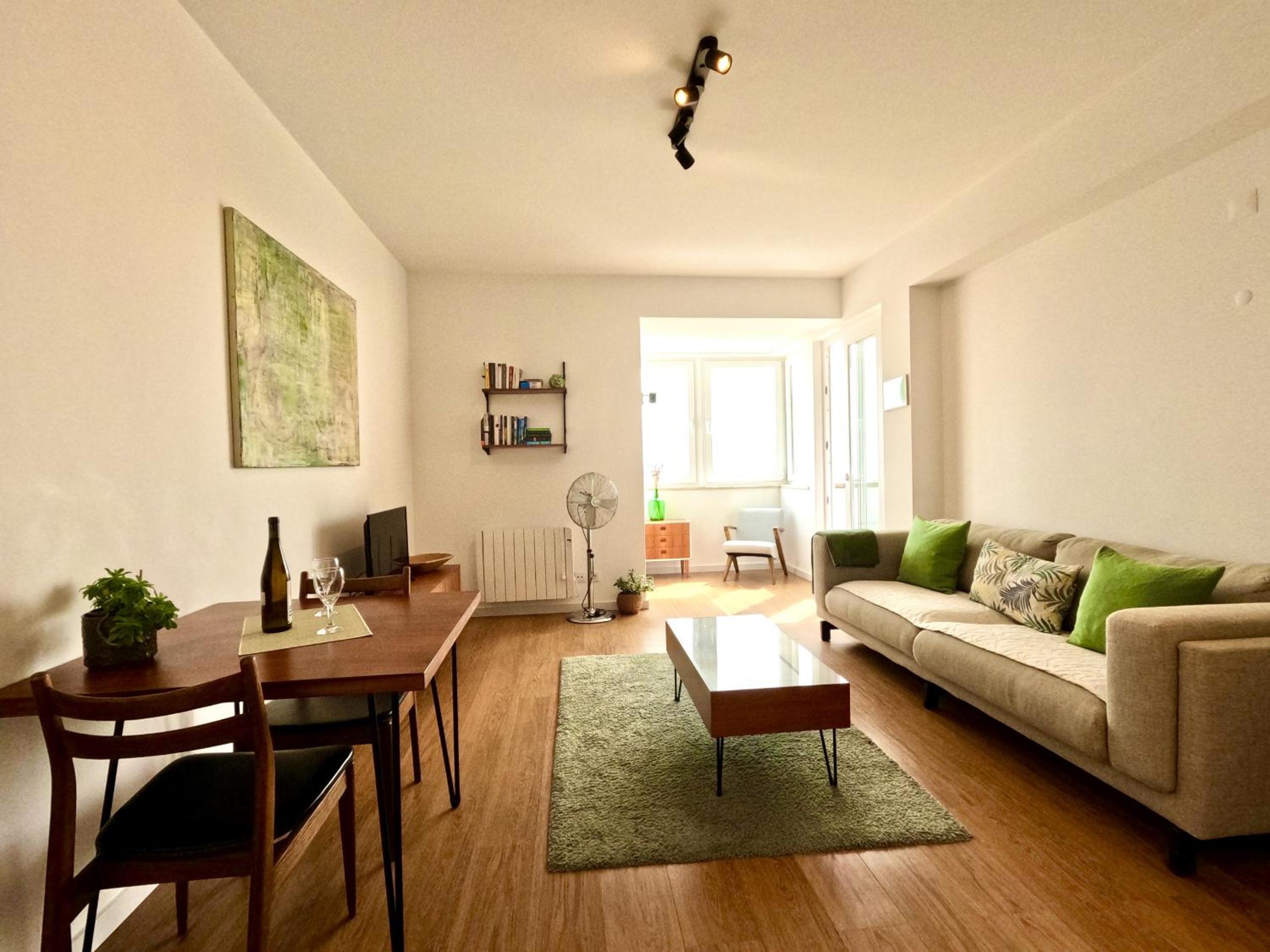 Peaceful & panoramic views apartment, Cascais