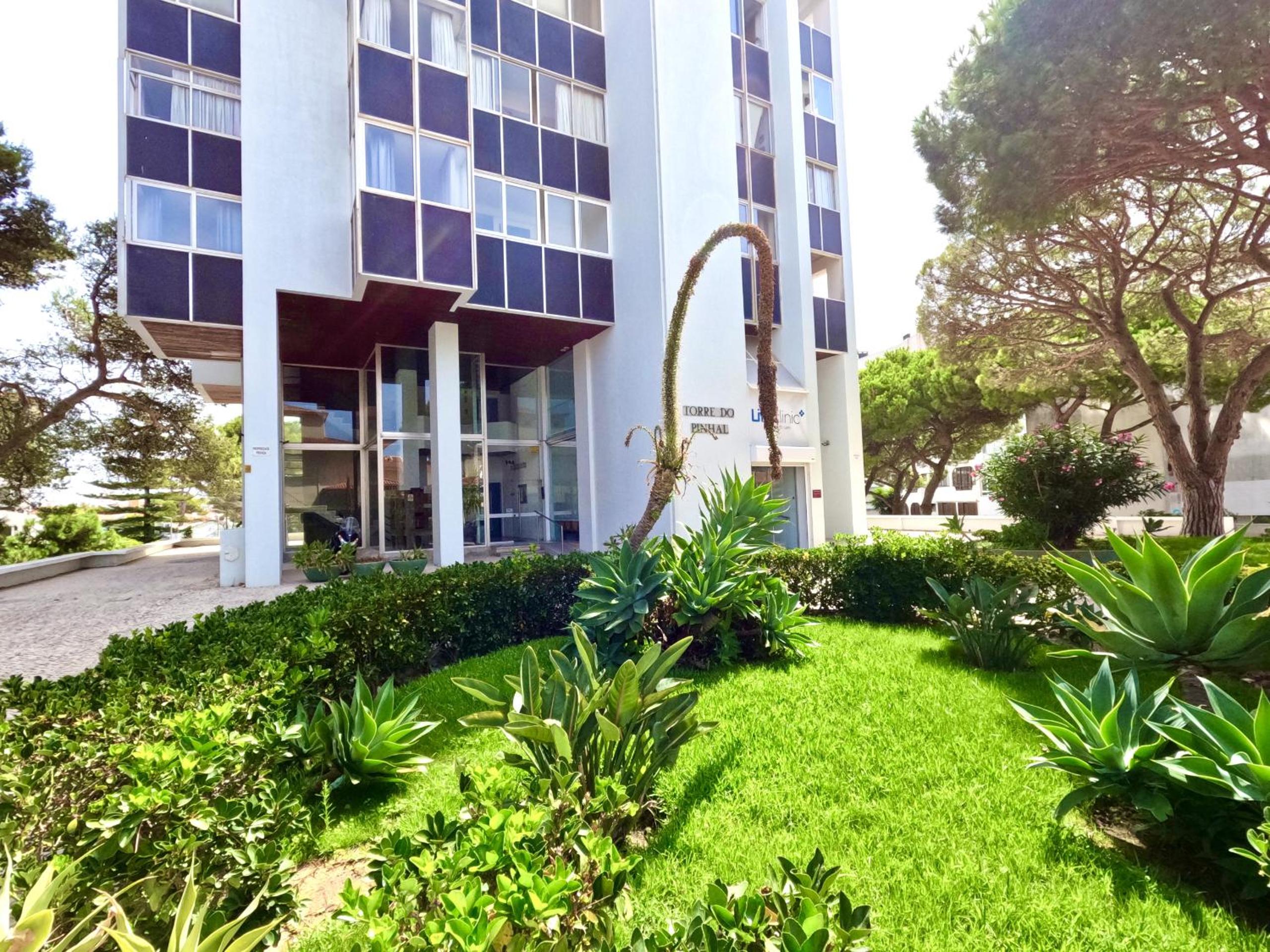Peaceful & panoramic views apartment, Cascais