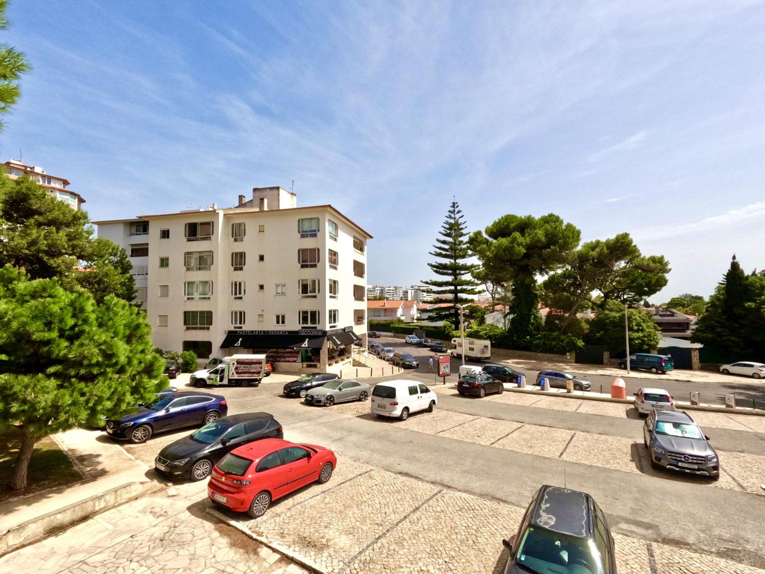 Peaceful & panoramic views apartment, Cascais