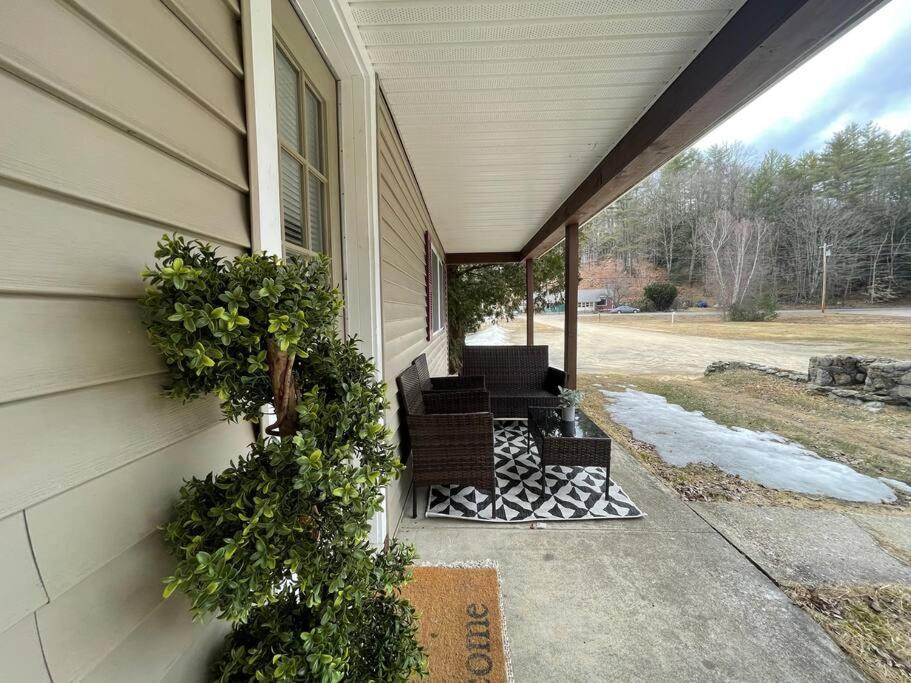 WhiteMountains Ski, Hike & Relax Retreat. 4 view 2