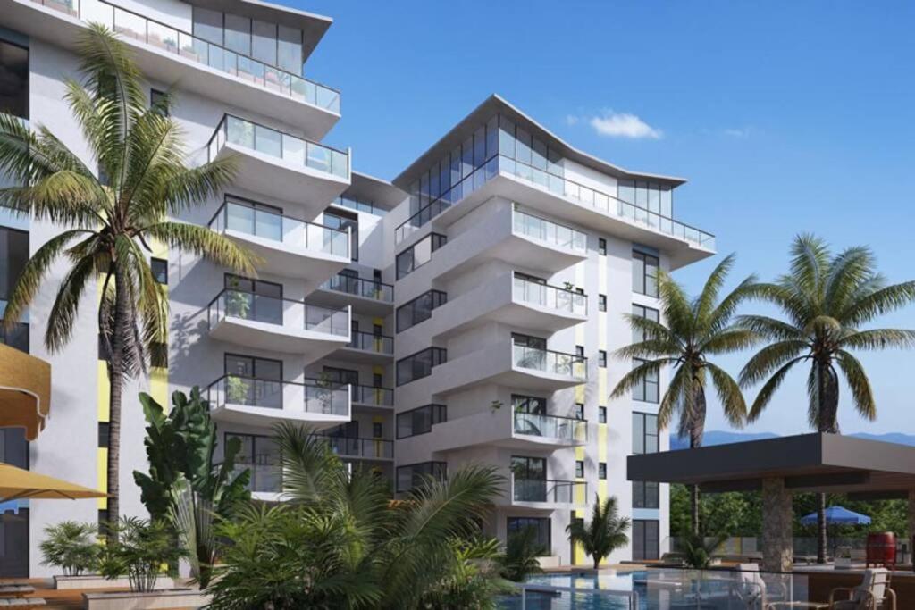 1 BDR 74SQM Luxury APT with separate Bedroom Pool, Gym, Balcony, King Size Bed Cantonments view 4